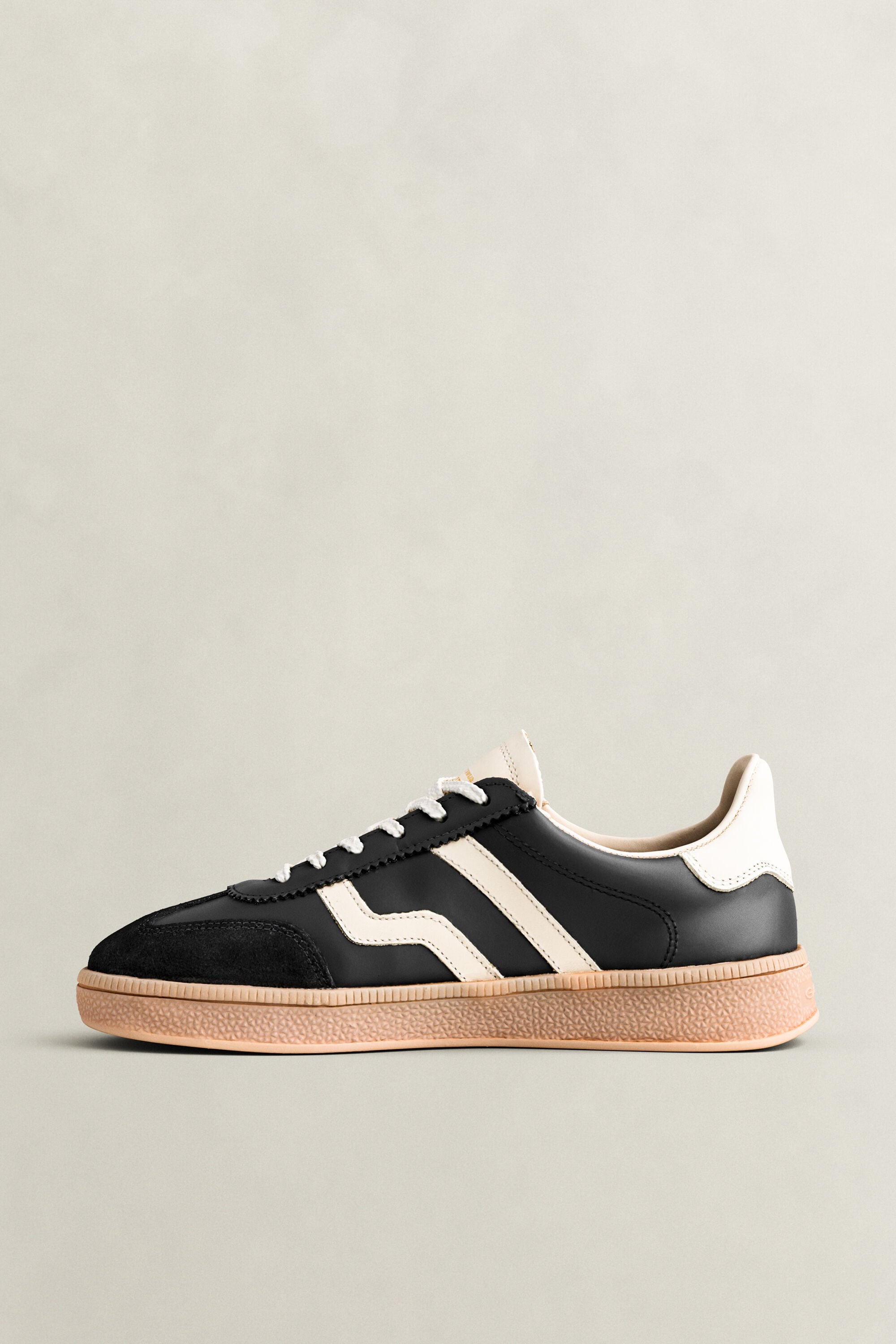 Cuzima Sneaker aus Veloursleder