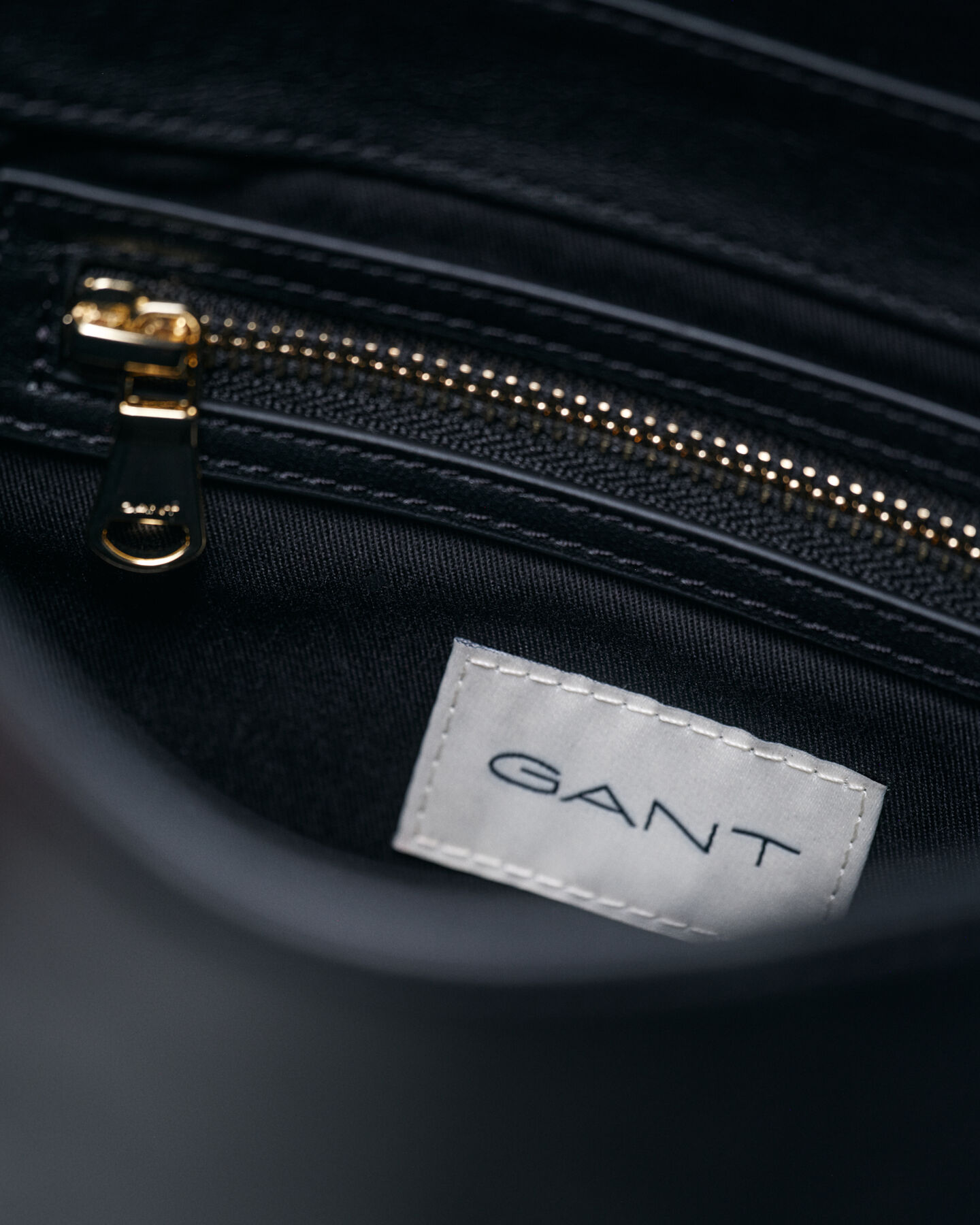 Schultertasche aus Leder