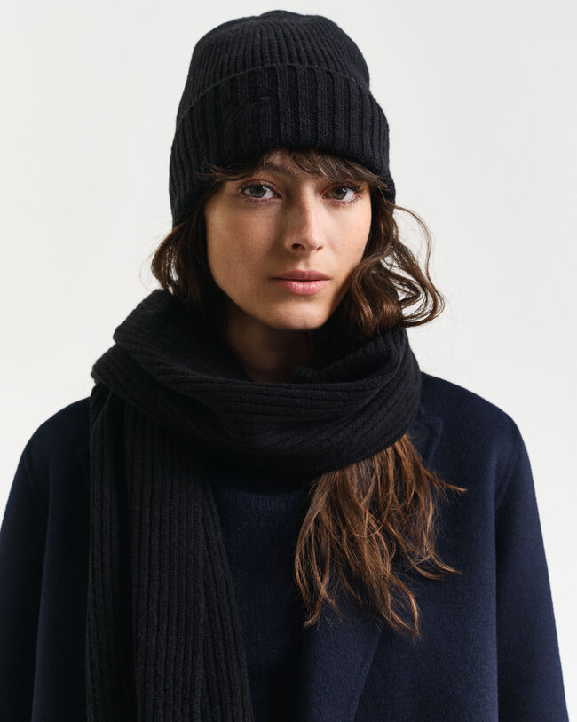 Script Graphic Beanie und Schal im Geschenkset