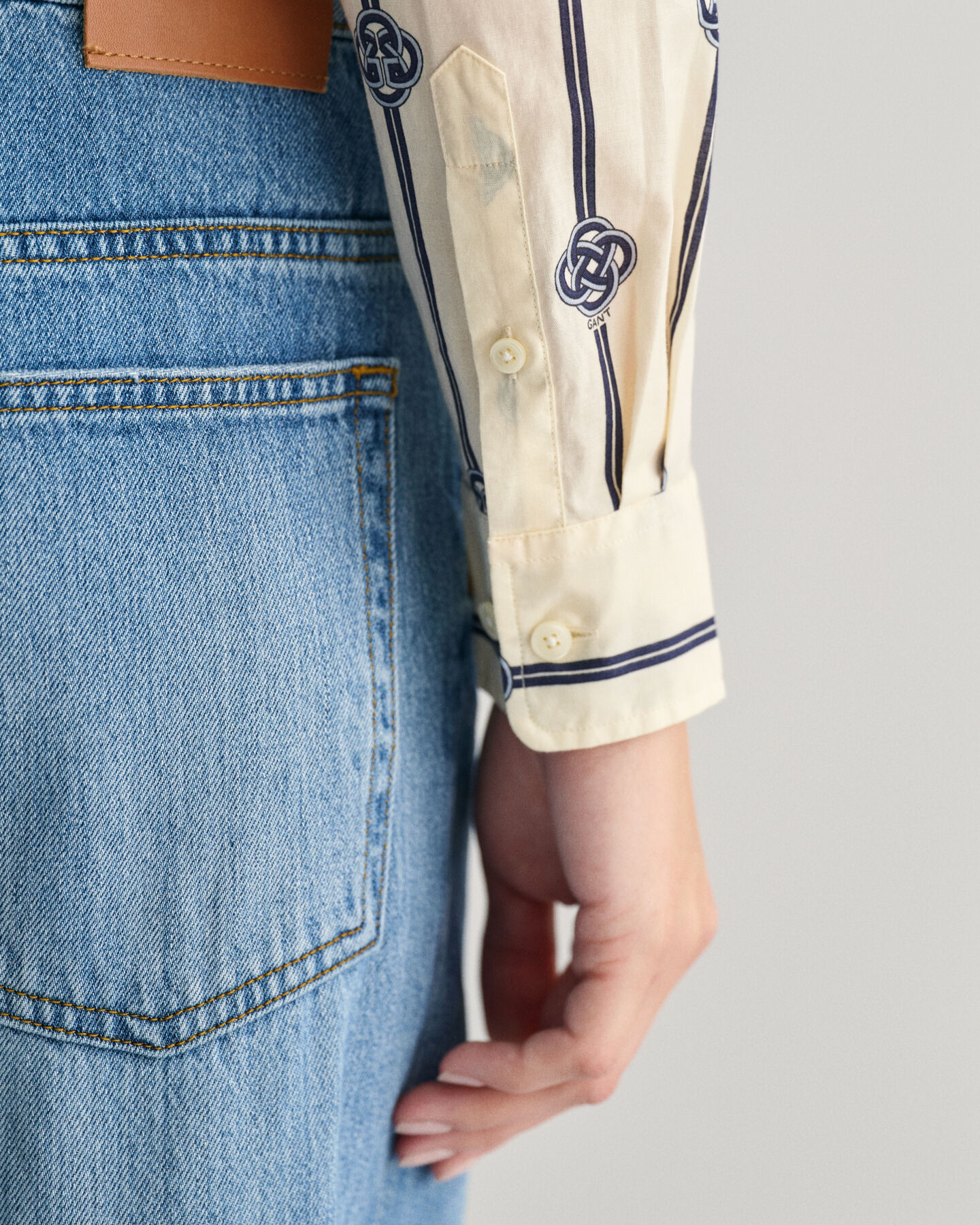 Regular Fit Monogram Baumwoll Voile Bluse mit Streifen