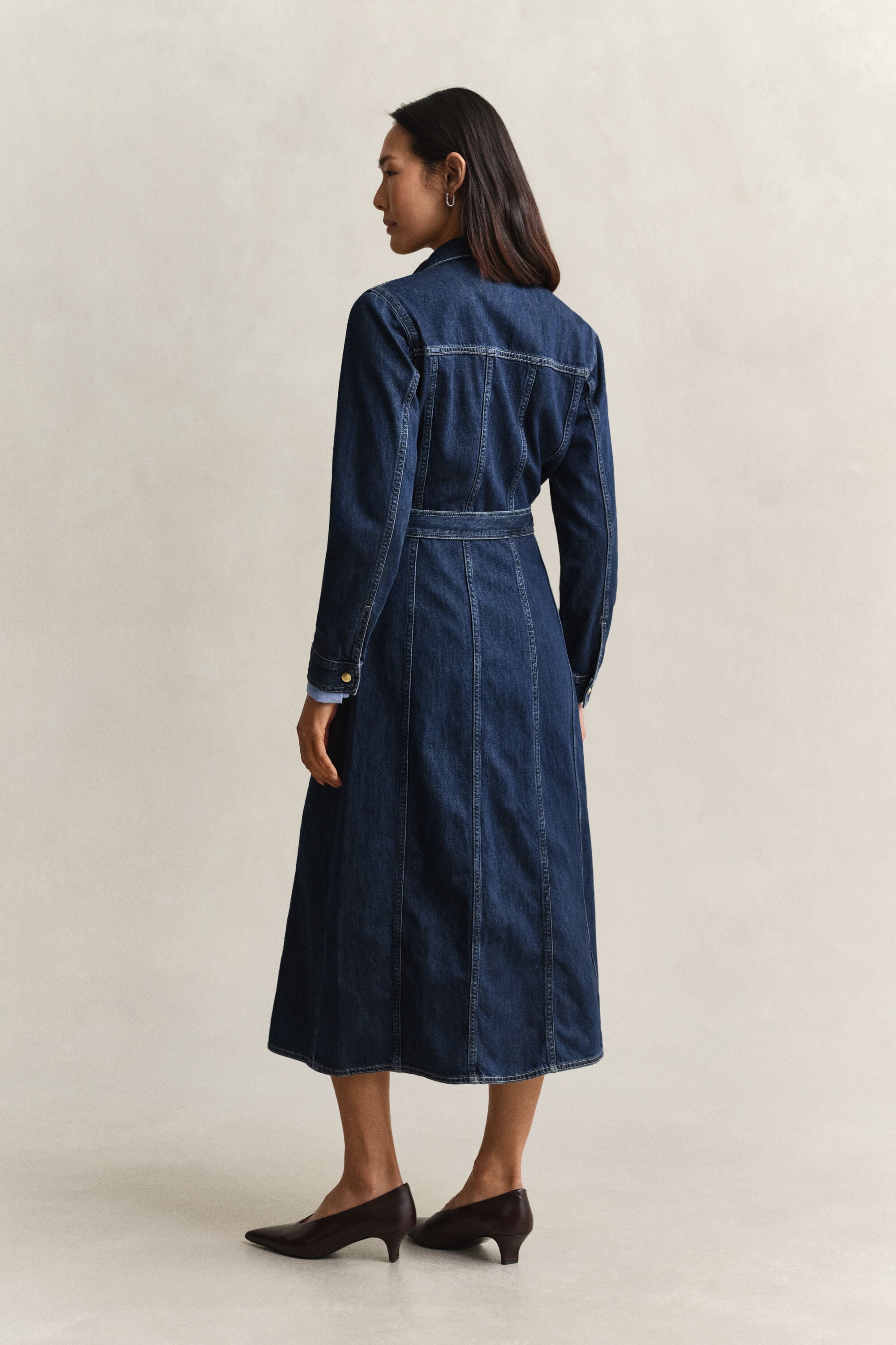 Robe midi en denim avec ceinture