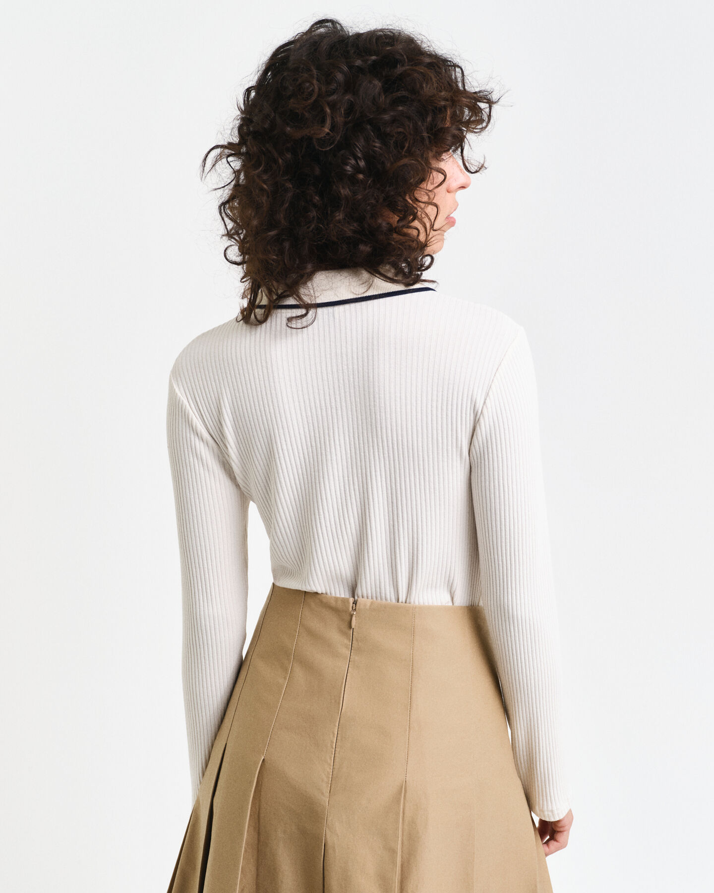 Geripptes Langarm-Poloshirt