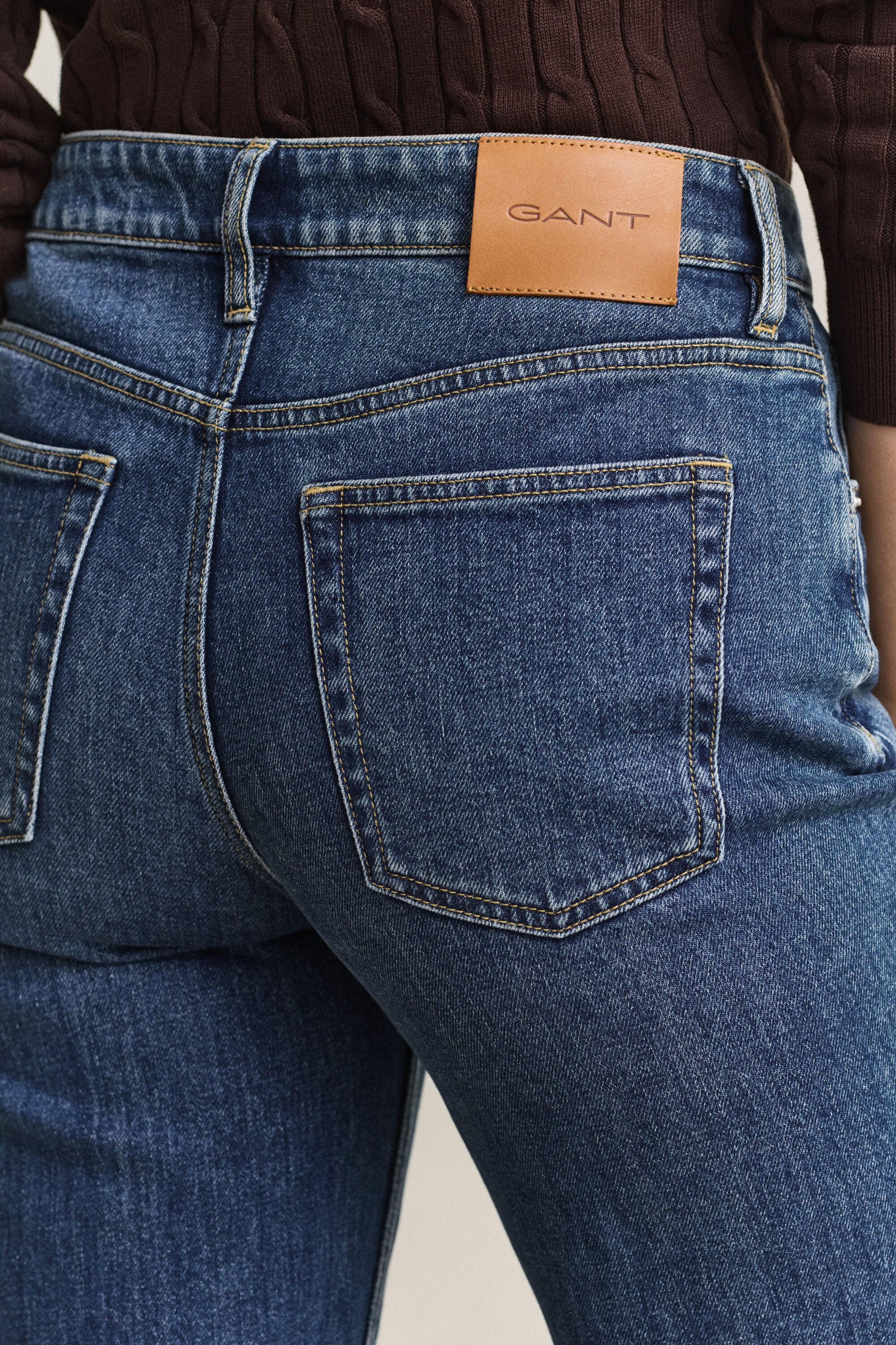 Verkürzte Stretch-Jeans mit geradem Bein