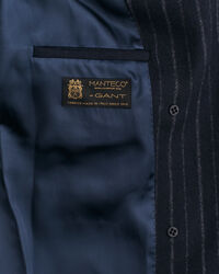 Wollmantel mit Nadelstreifen