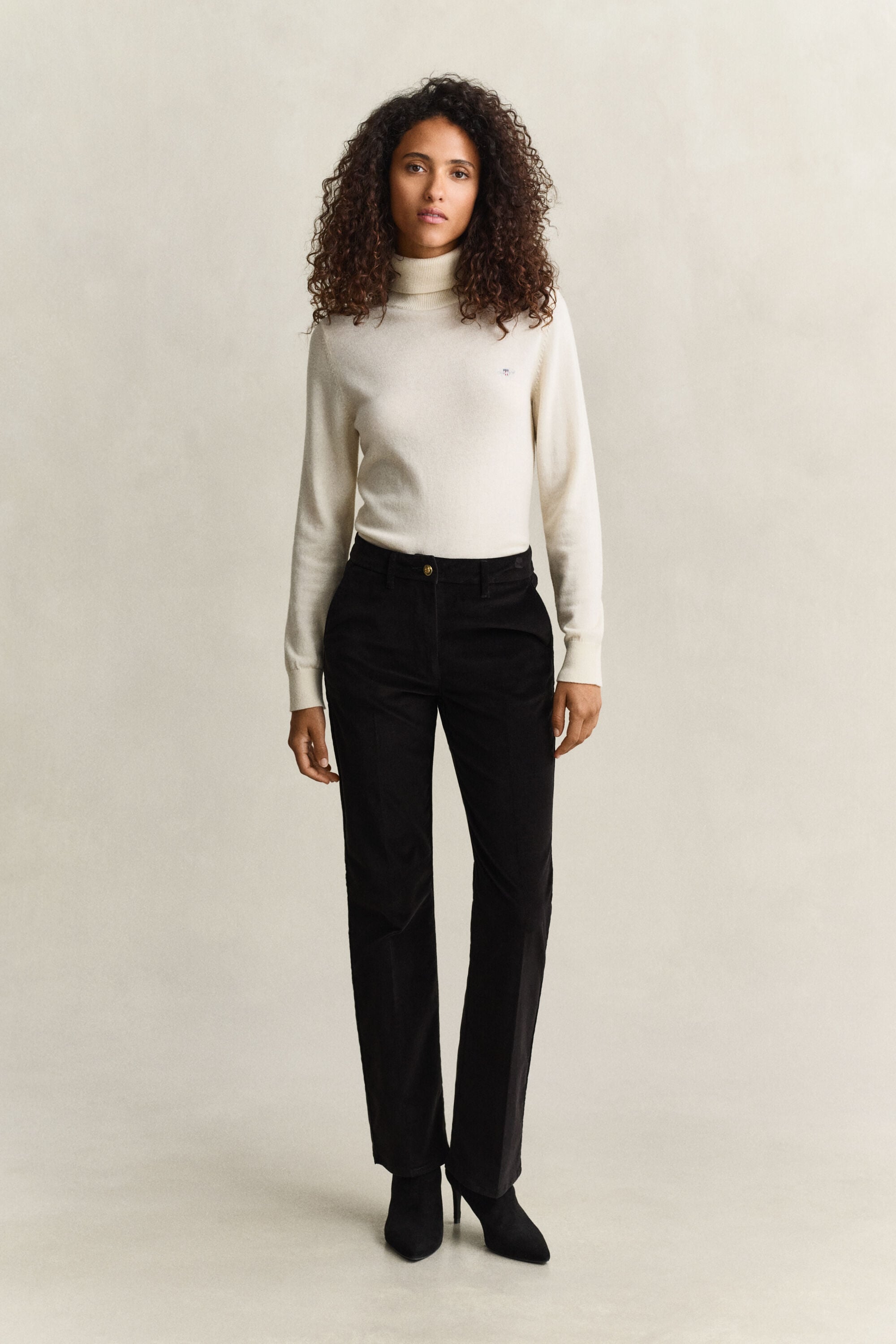 Ausgestellte Samthose