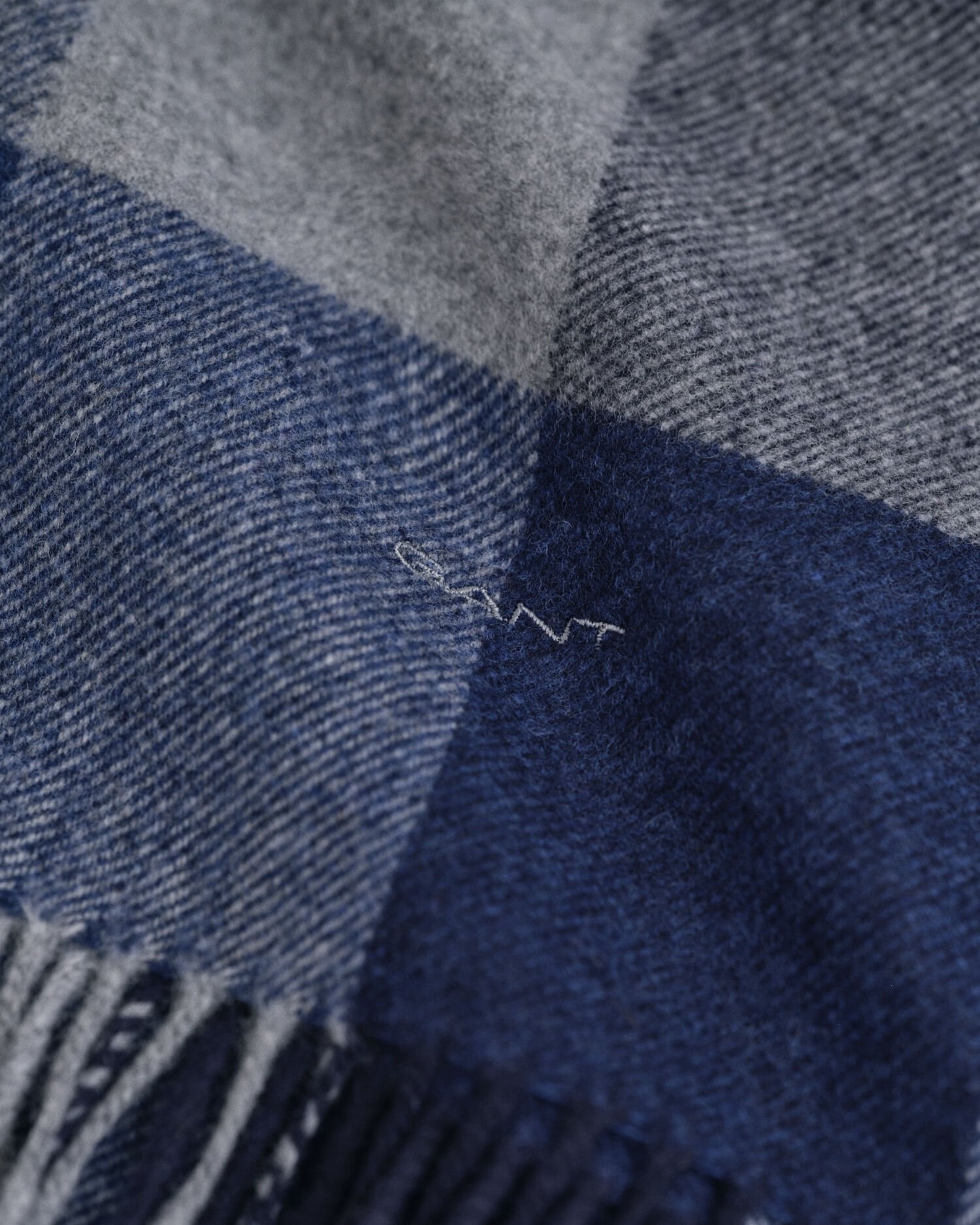 Sciarpa in lana a quadri dai colori vivaci