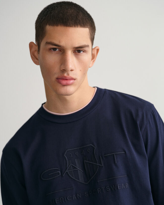 Tonal Shield Langarm-T-Shirt