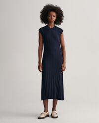 &Auml;rmelloses Rippstrick Rundhalskleid