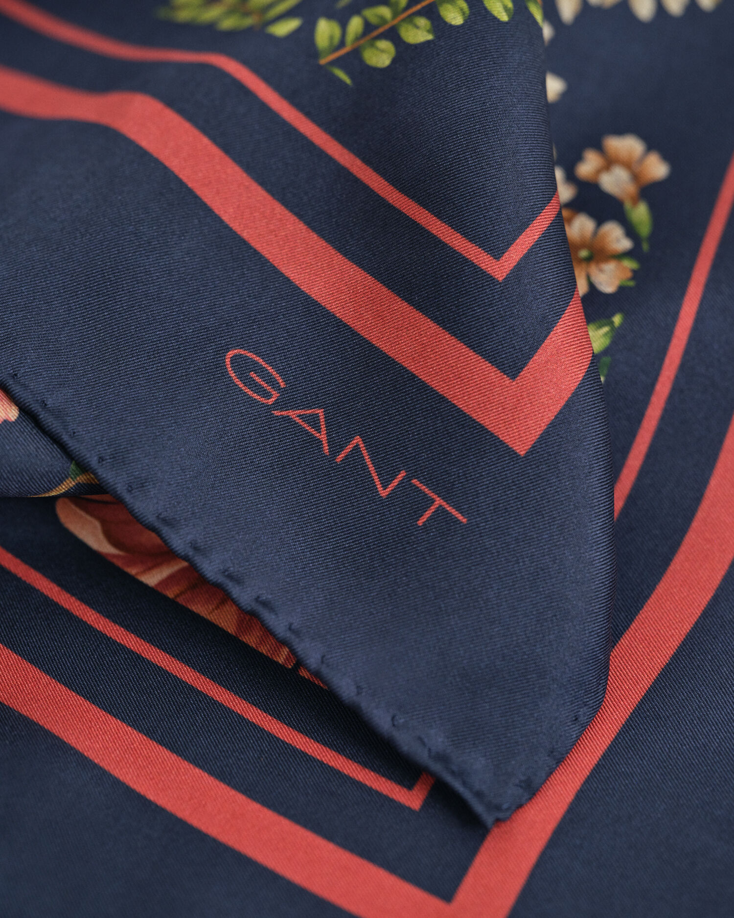 Seidentuch mit Blumenprint