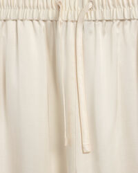 Pull-On Hose aus Satin