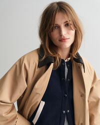 Kurzmantel mit Lederkragen