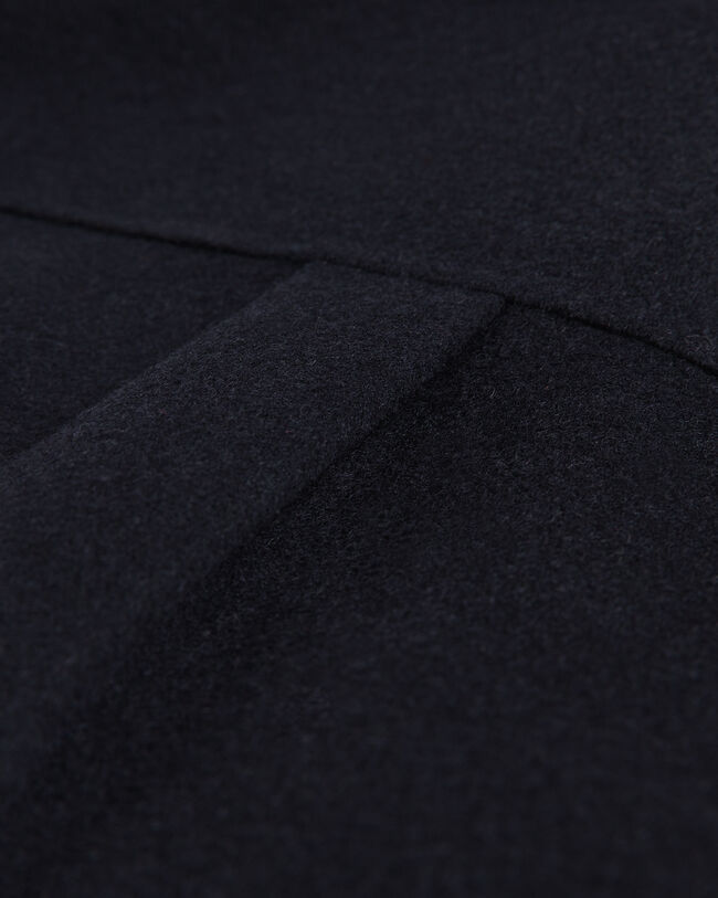 Handbestickte Hemdjacke