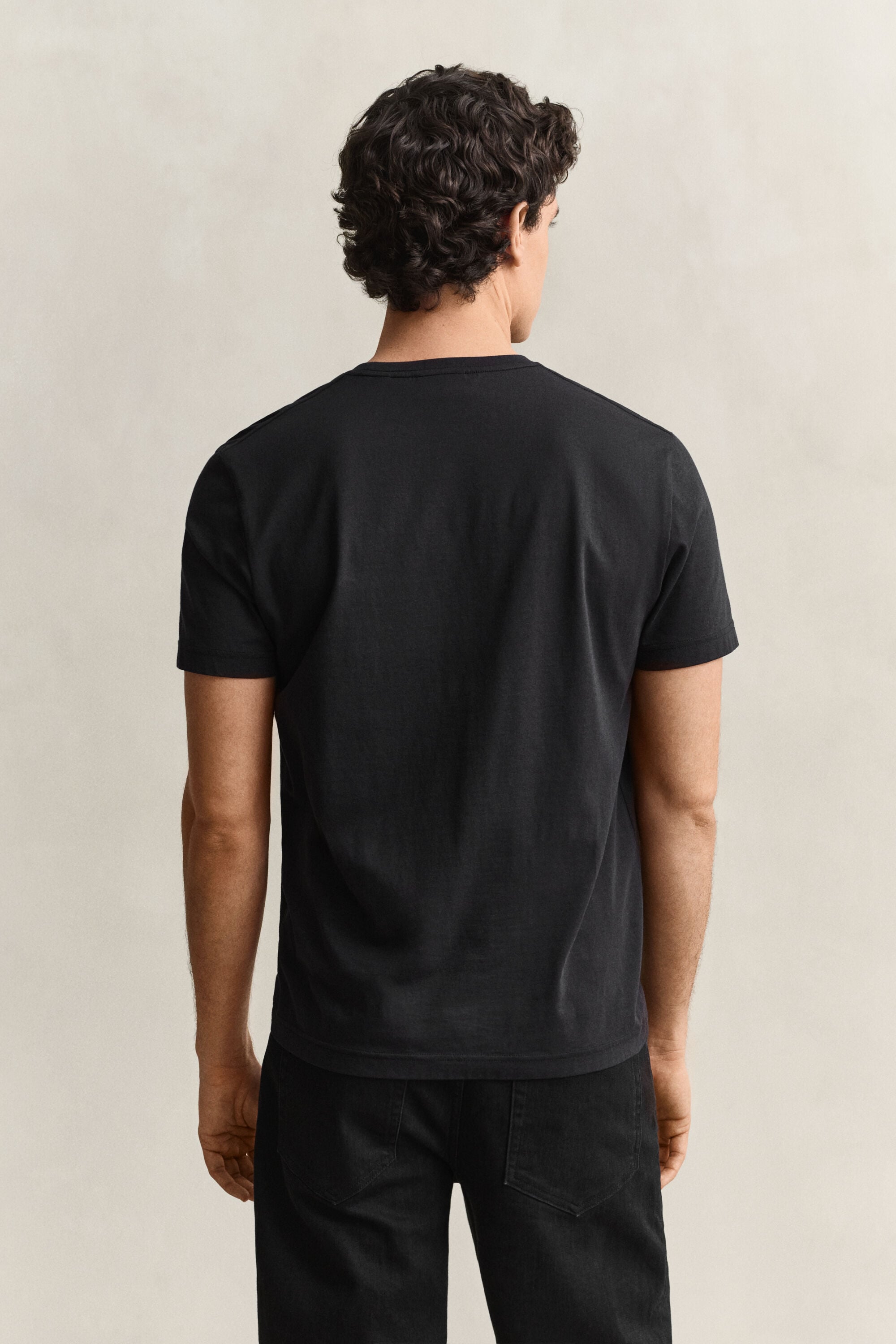 T-shirt coupe regular avec écusson
