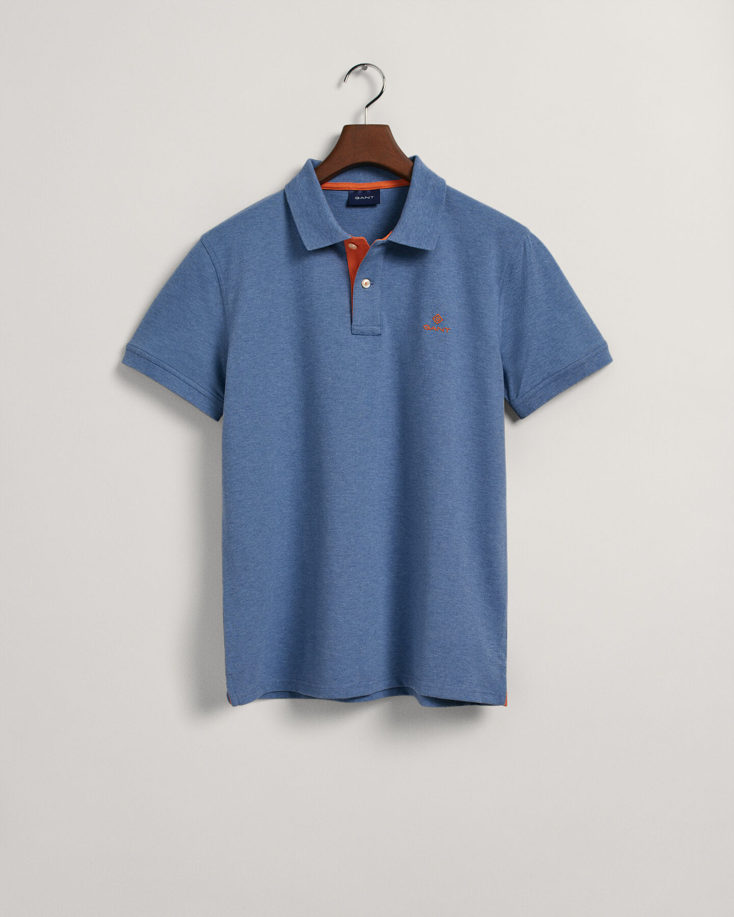 Piqu&eacute; Poloshirt mit Kontrastkragen