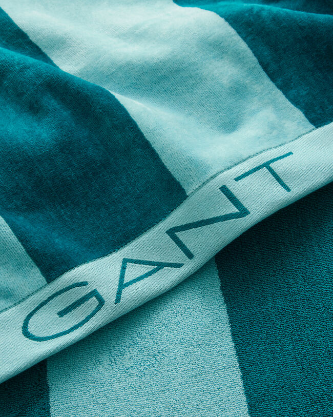 Strandtuch mit markanten Streifen