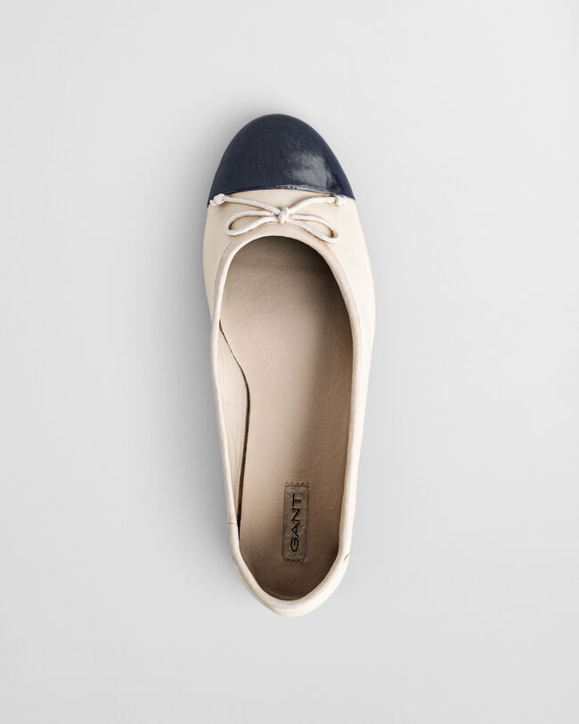 Chadii Ballerina aus Leder