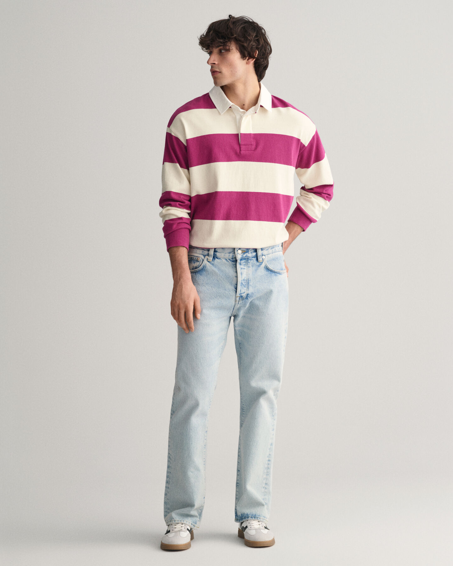 Loose Fit Jeans aus Denim mit leichter Waschung