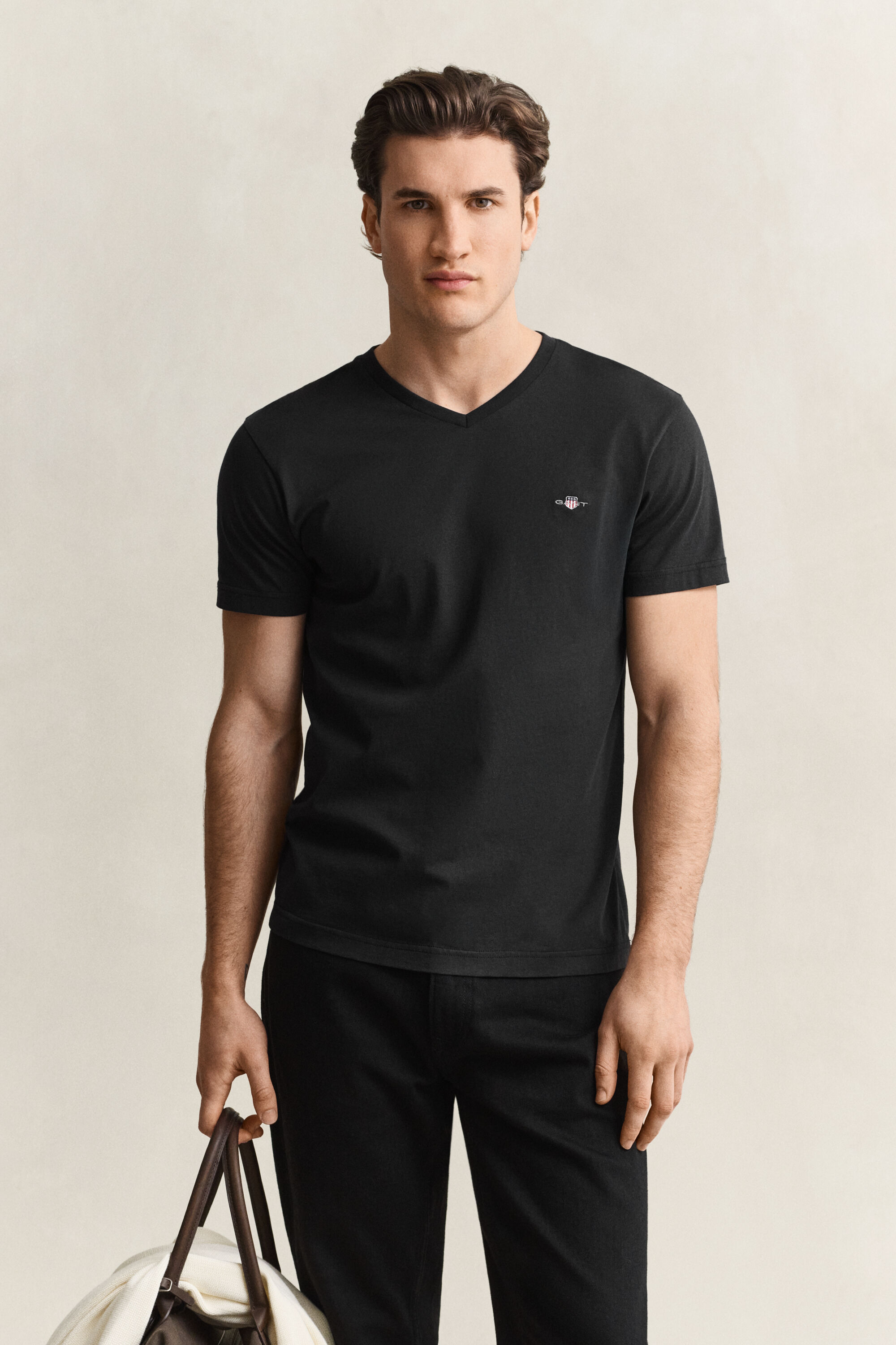 Slim Fit Shield T-Shirt mit V-Ausschnitt