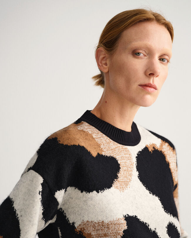 Rundhalspullover mit Leopardenmuster