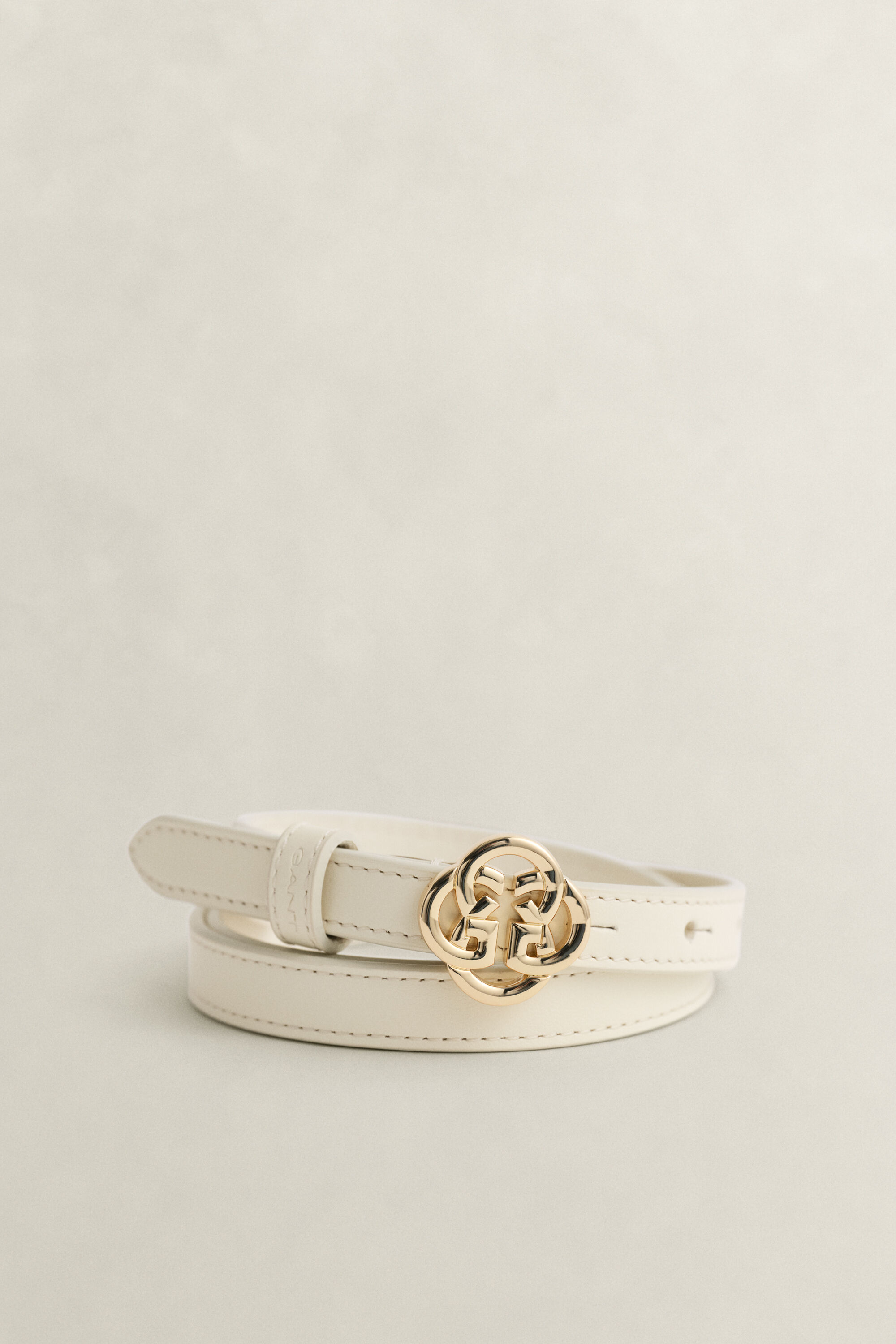 Ceinture en cuir avec boucle monogramme