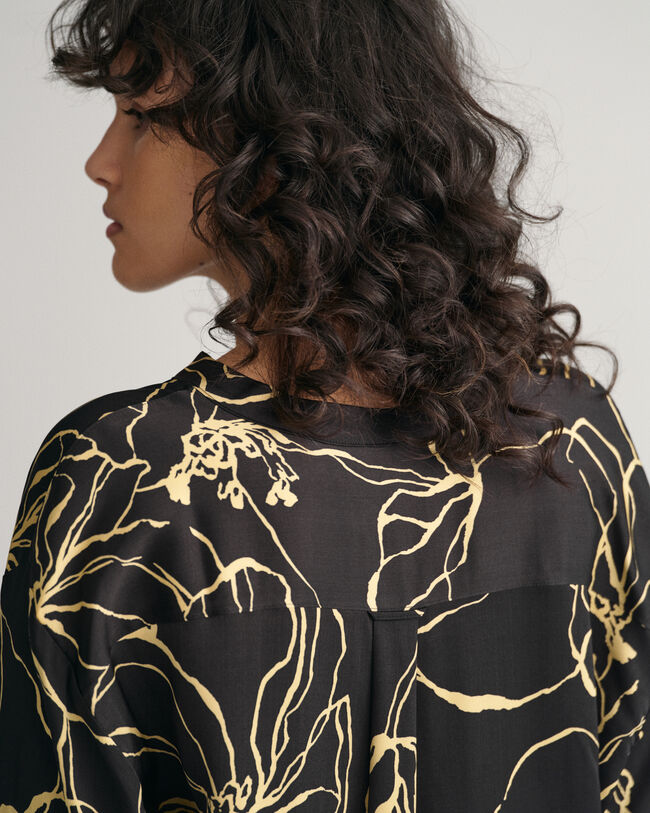 Line Drawing V-Neck Bluse