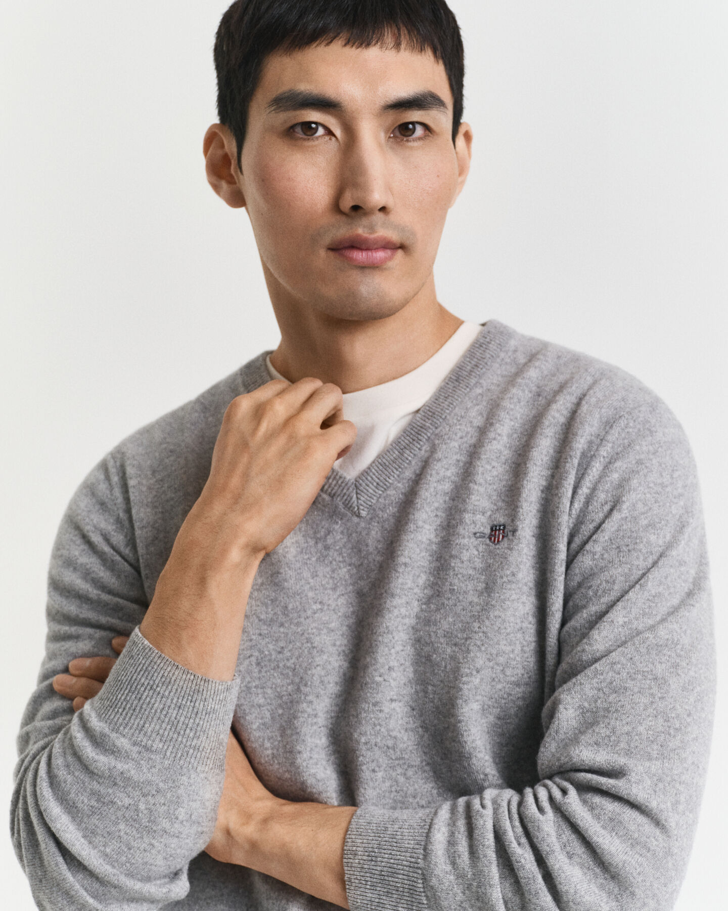 Superfine Lambswool V-Neck Pullover