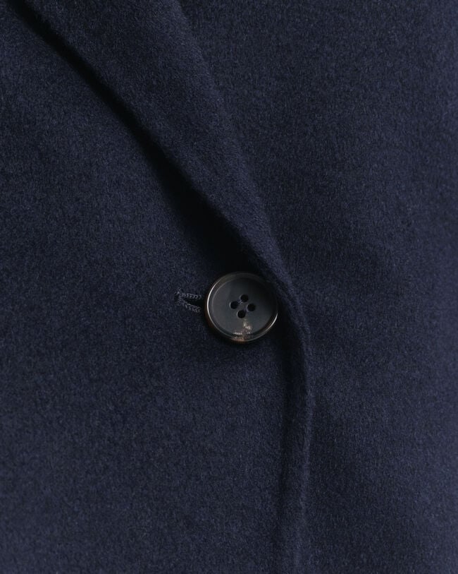 Handgenähte Jacke mit Gürtel