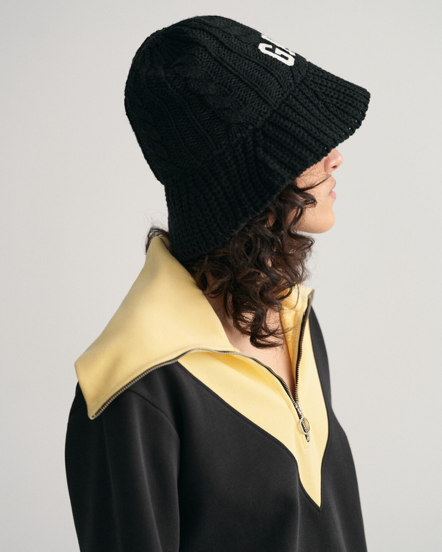 Sweatshirt mit halblangem Rei&szlig;verschluss im Blockfarbendesign