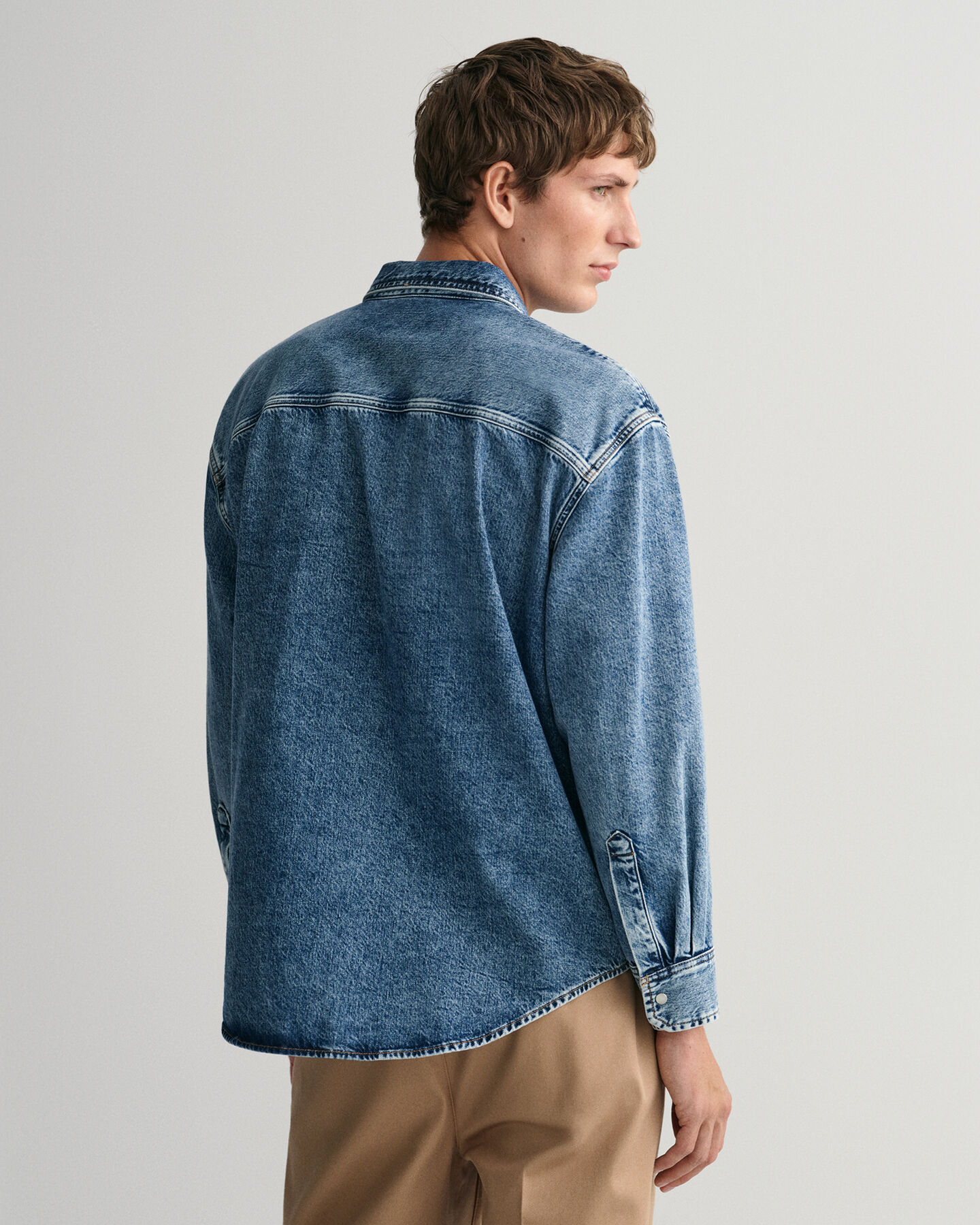 Oversized Hemd aus gewaschenem Denim