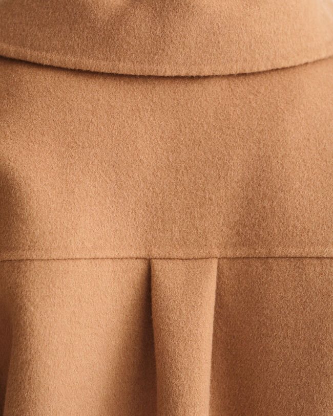 Handbestickte Hemdjacke