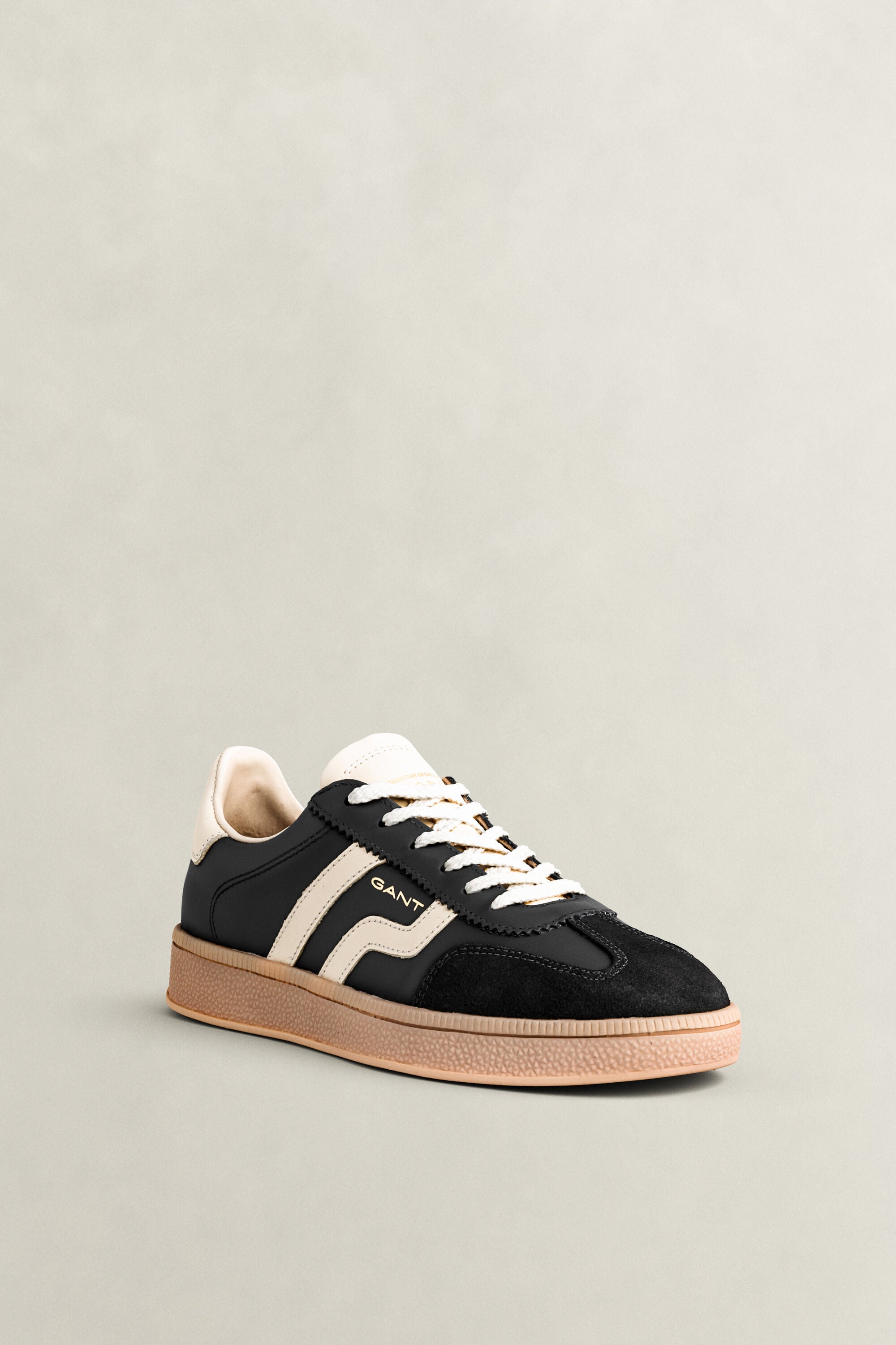 Cuzima Sneaker aus Veloursleder