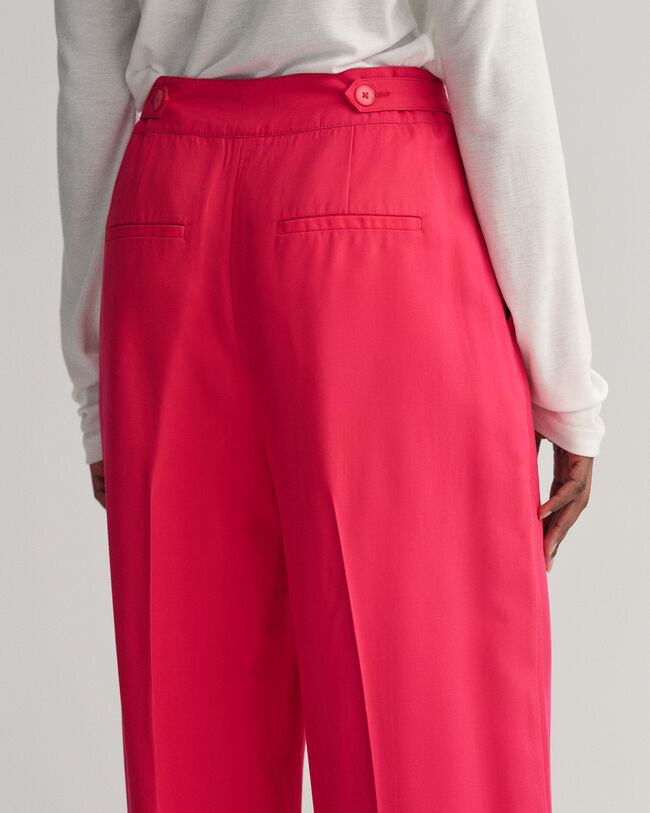 Relaxed Fit Fluid Hose