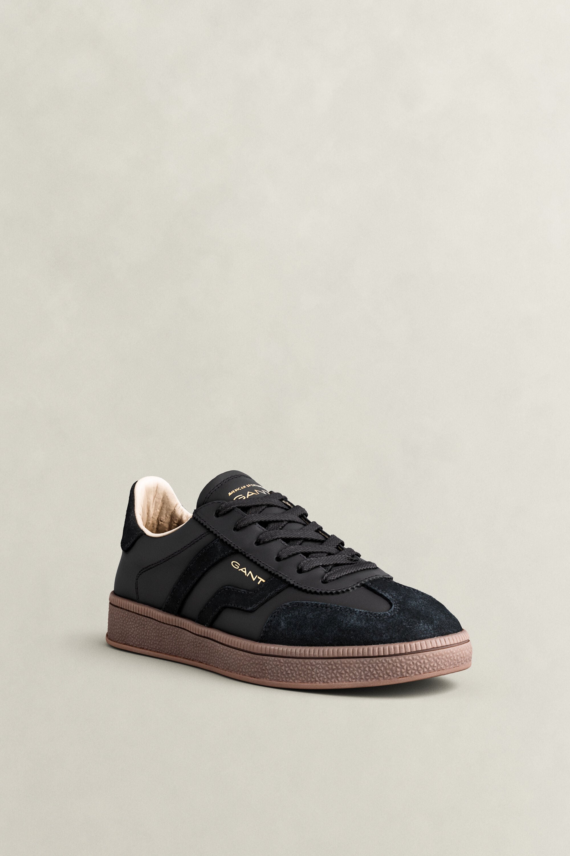 Cuzima Sneaker aus Veloursleder