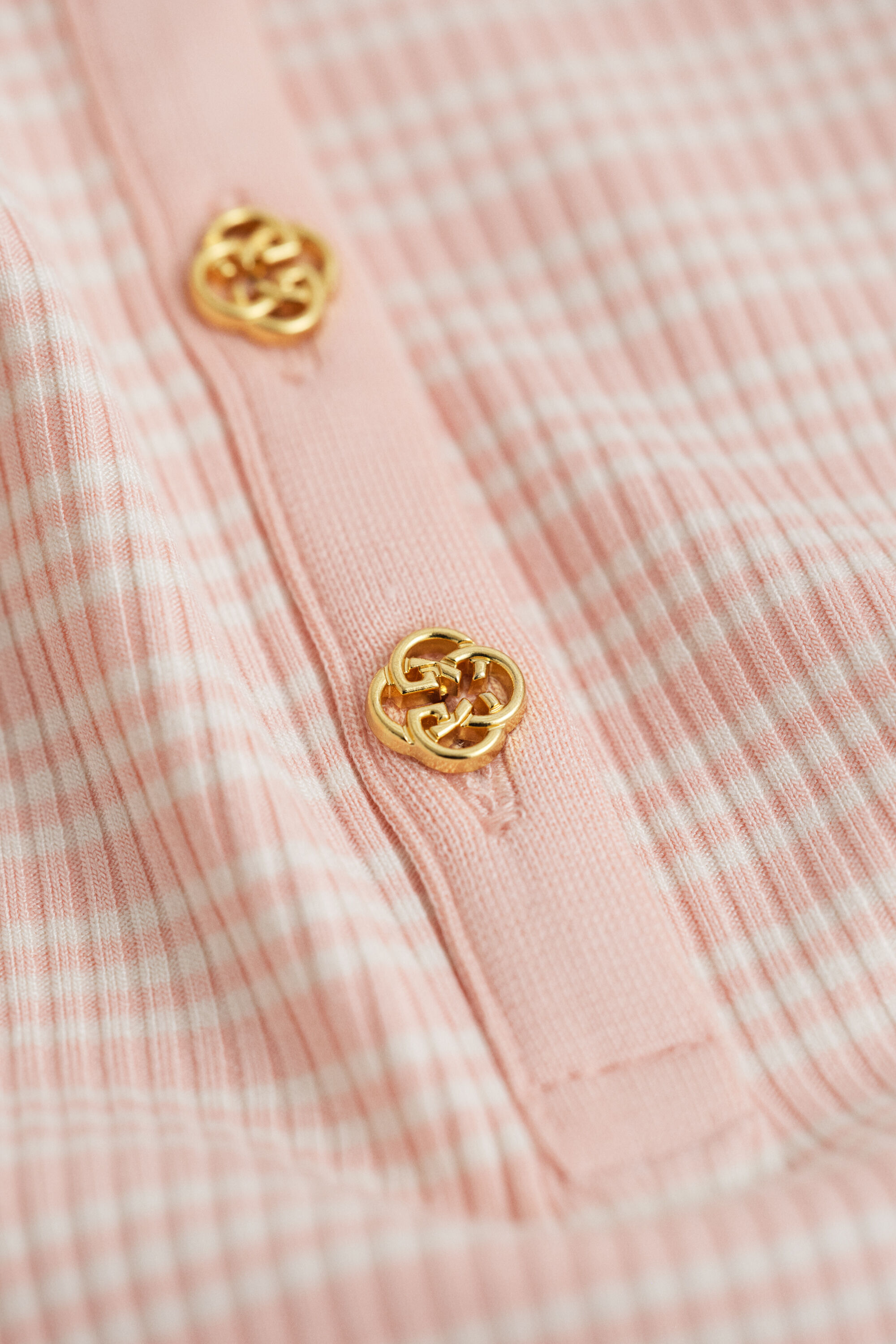 Geripptes Henley Shirt