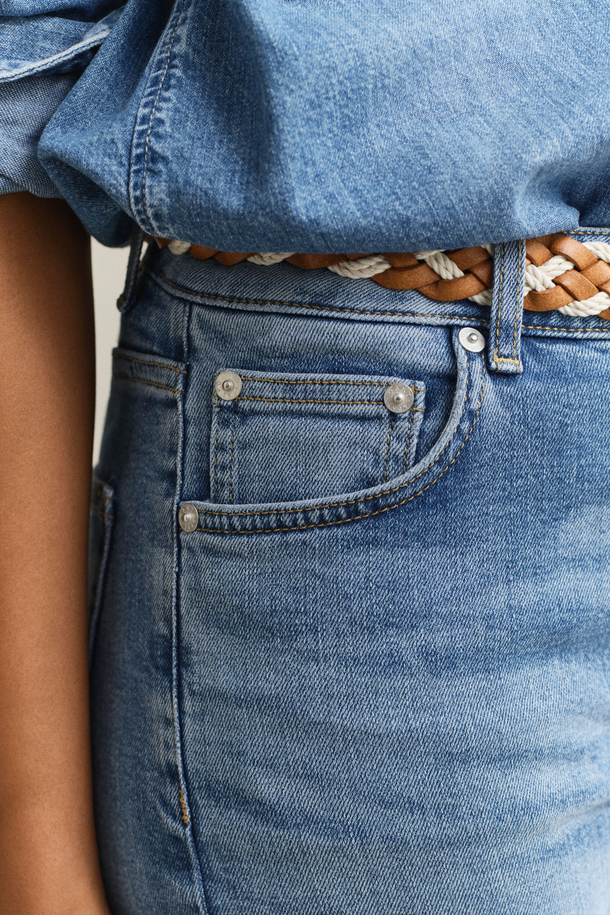 Stretch Jeans mit ausgestelltem Bein