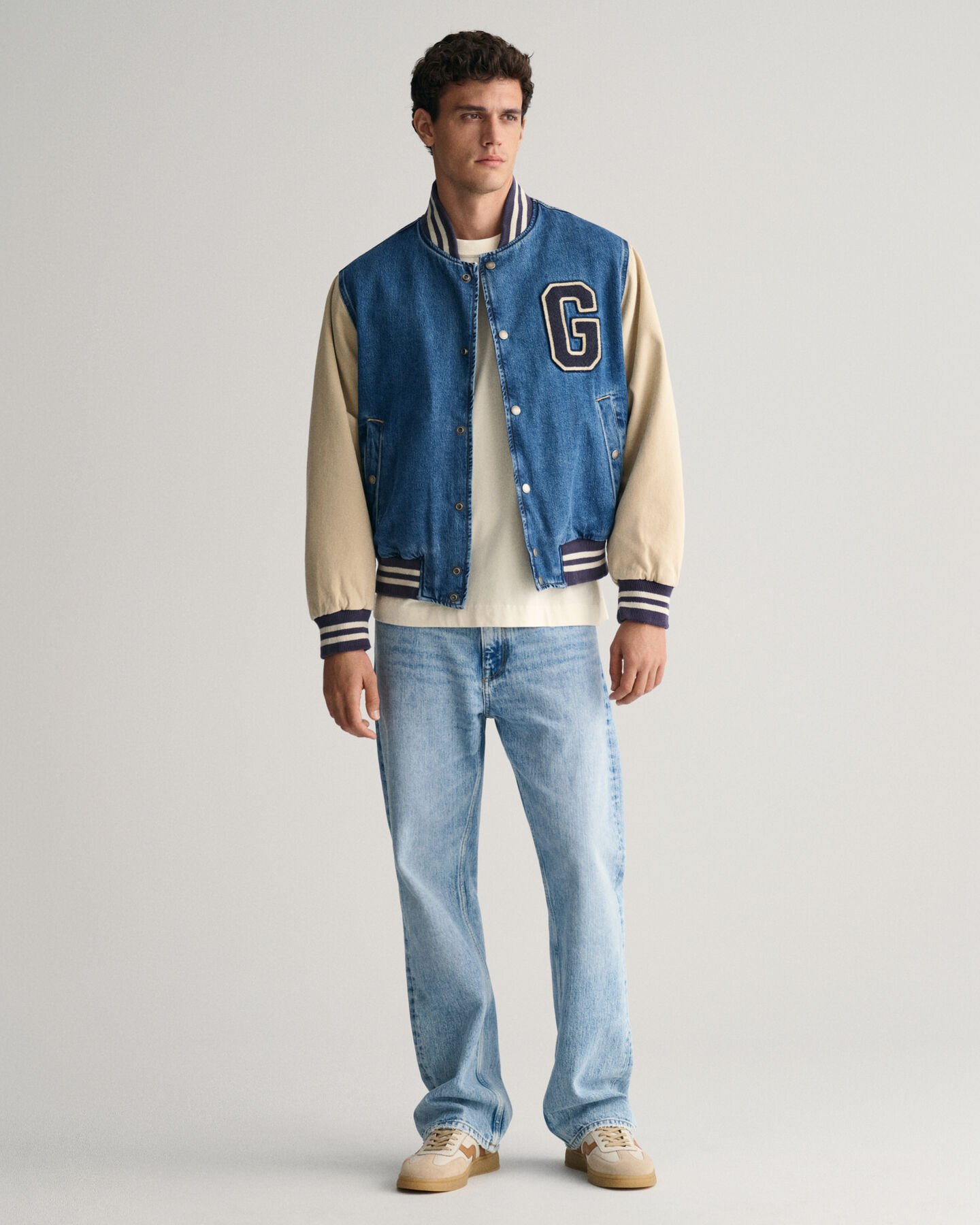 Loose Fit Jeans mit weitem Bein