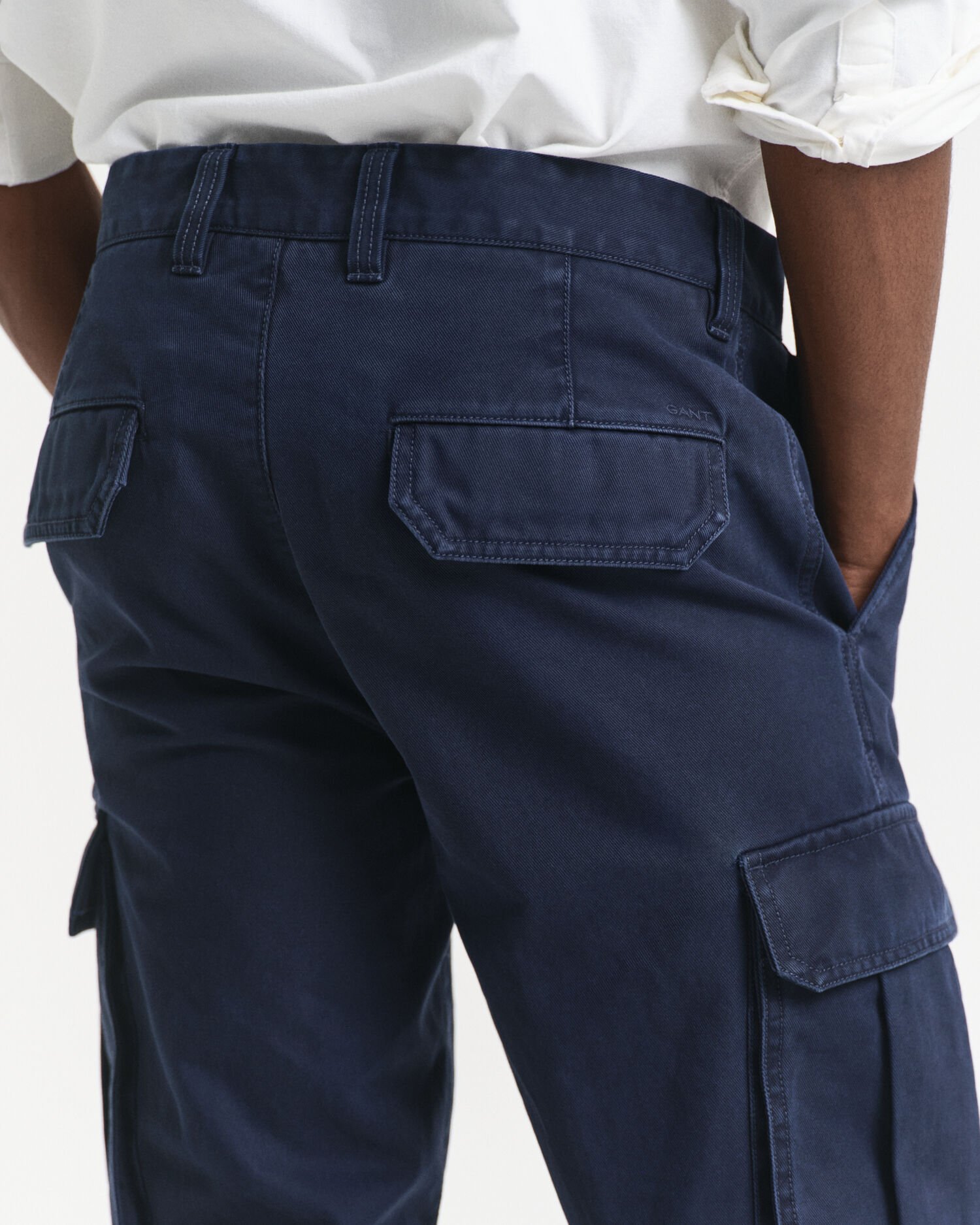 Pantalon cargo coupe regular en sergé de coton