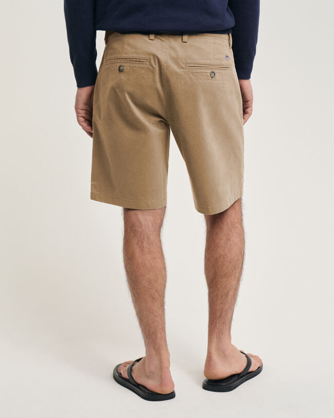 Seasonal Essential Regular Fit Archive Shield Chinoshorts
