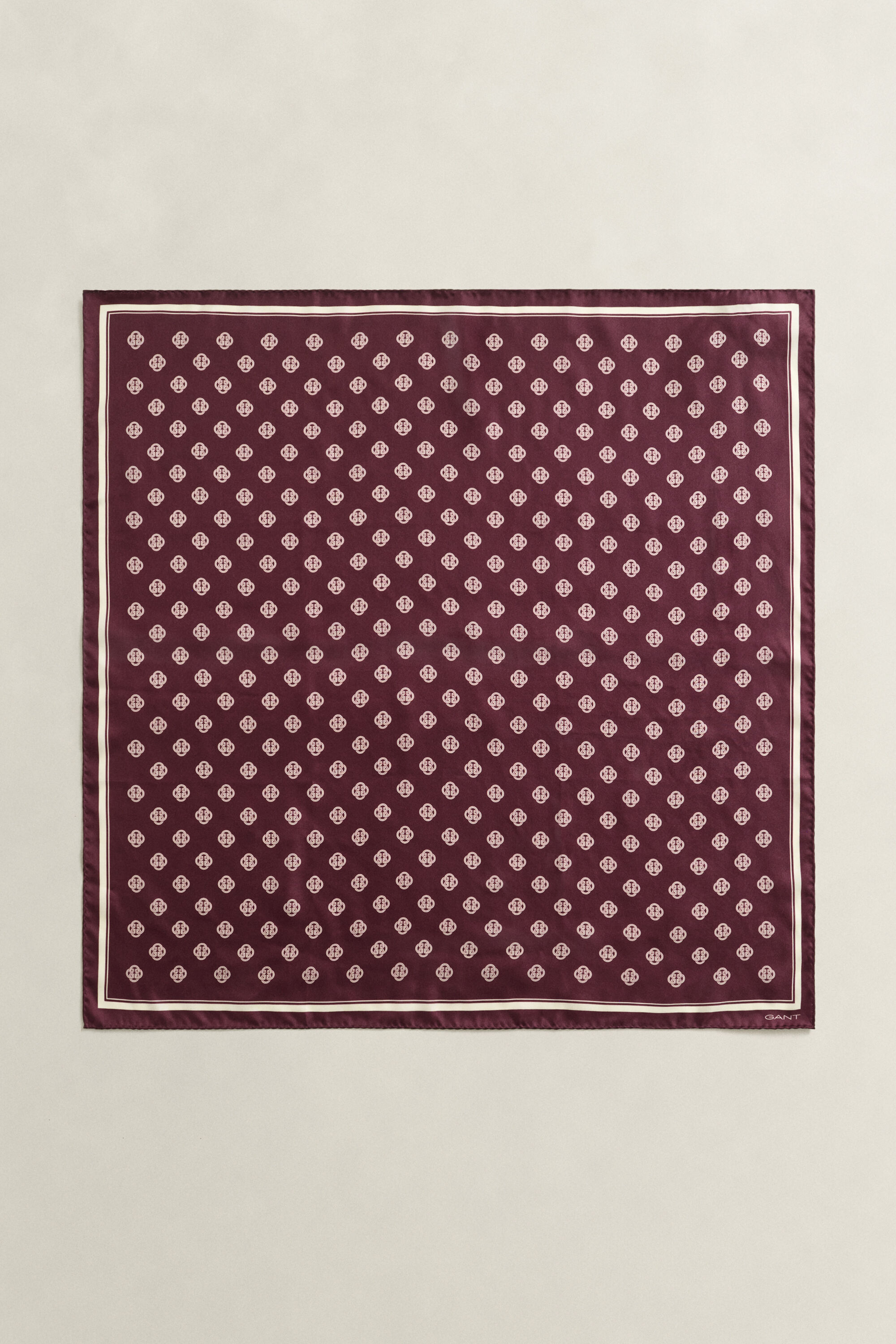 Monogram Seidentuch