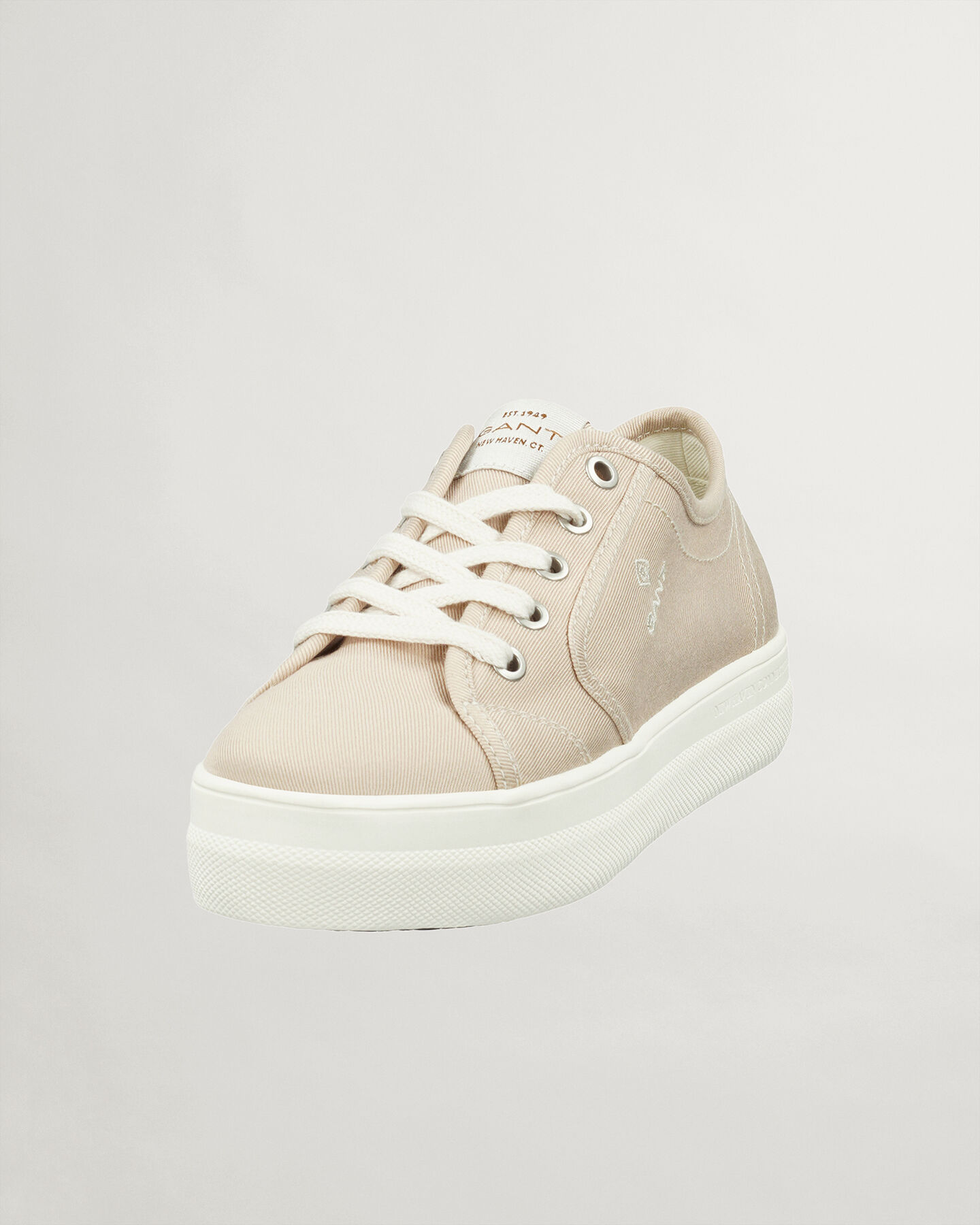 Leisha Sneaker