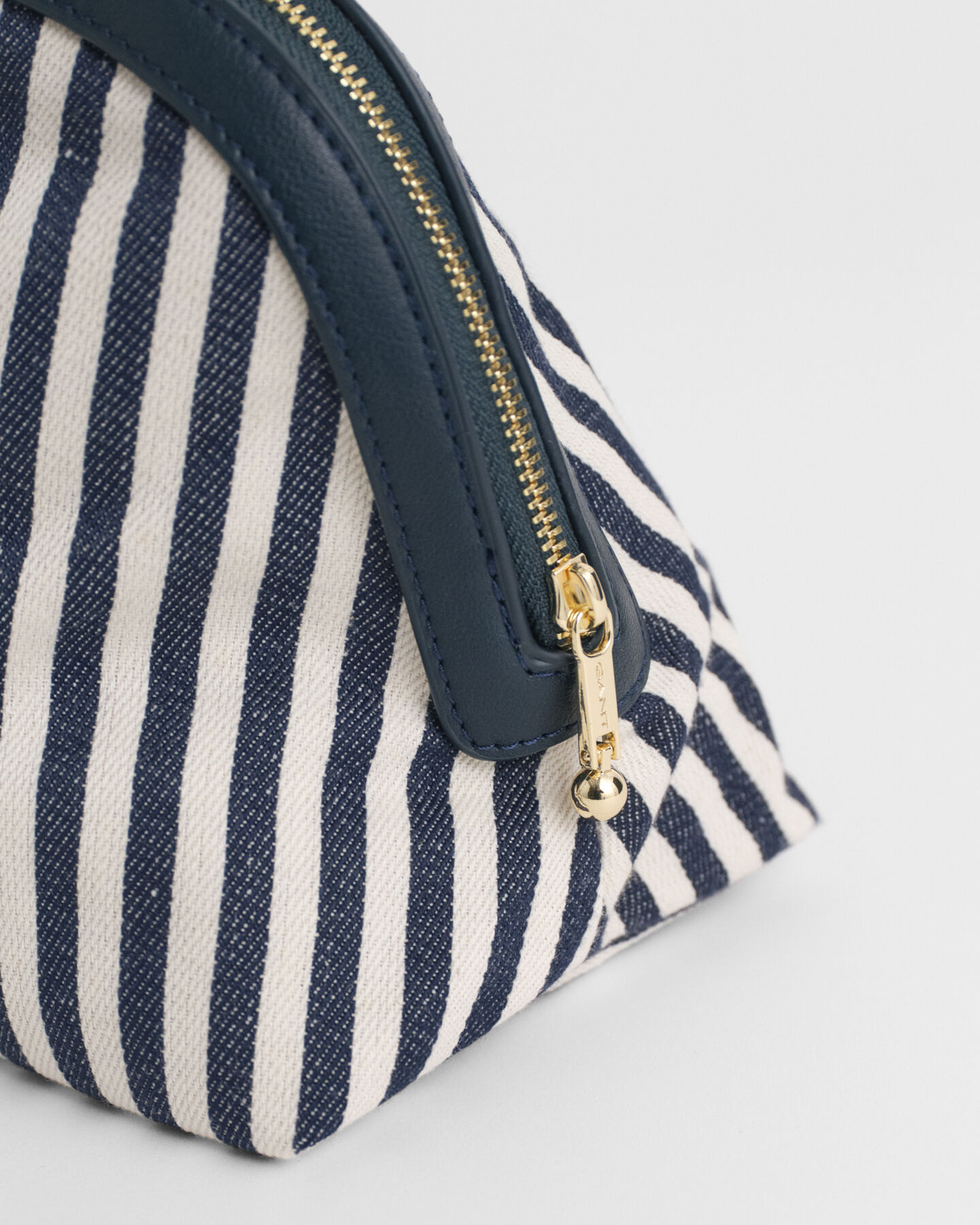 Toiletry Bag mit Hickory-Streifen