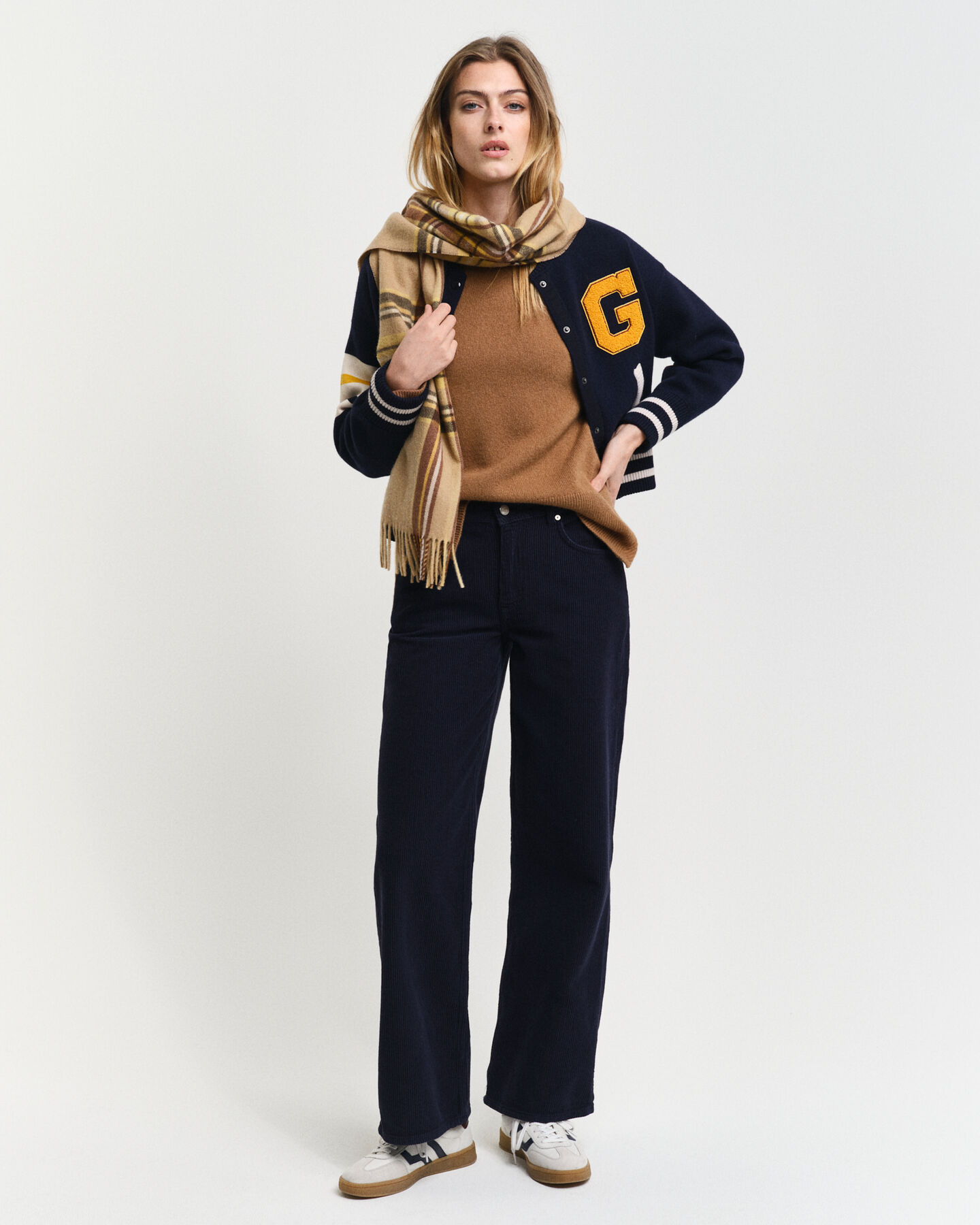 Herringbone Rundhalspullover mit Detail