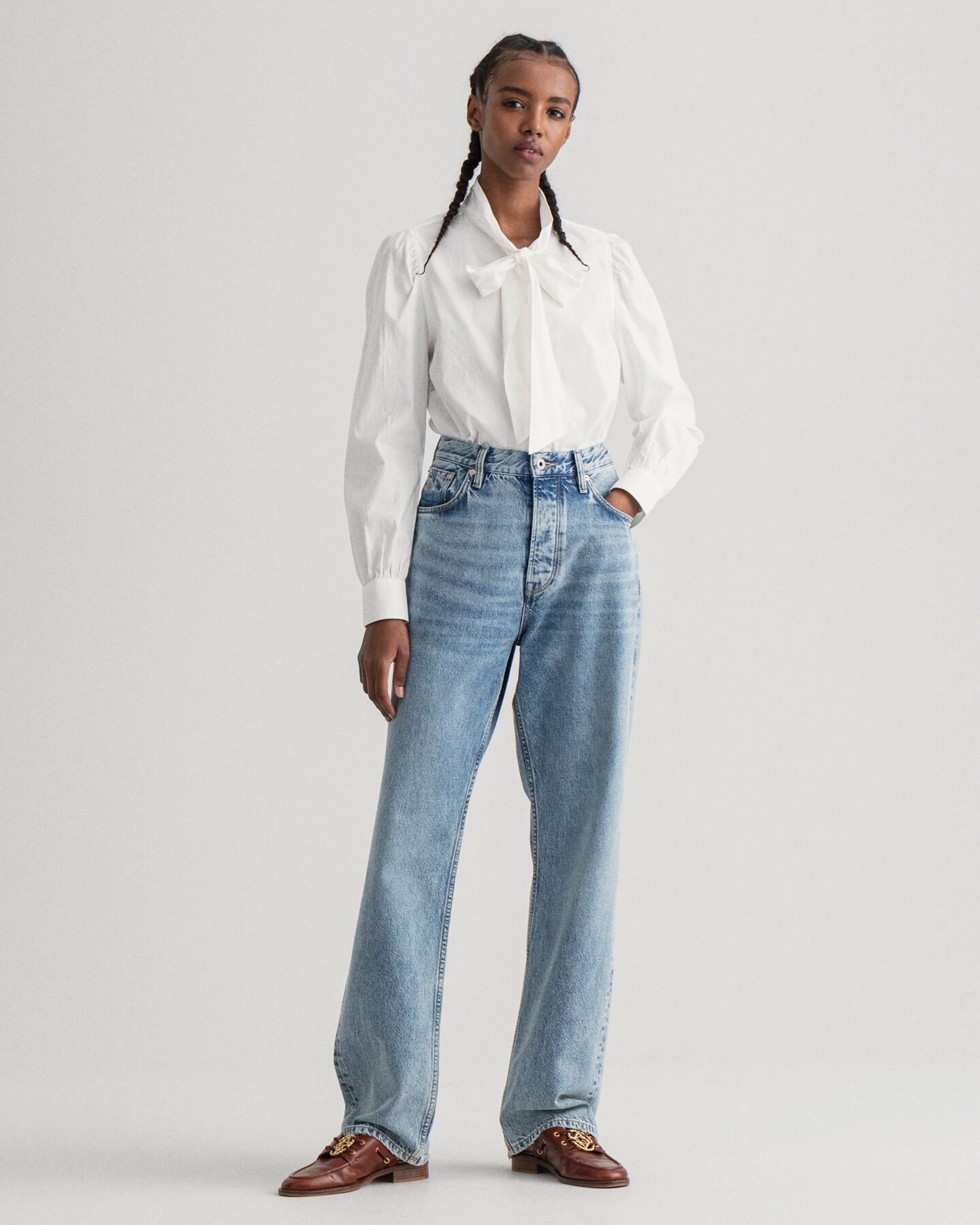 Oxford-Bluse mit Schluppe und Puffärmeln