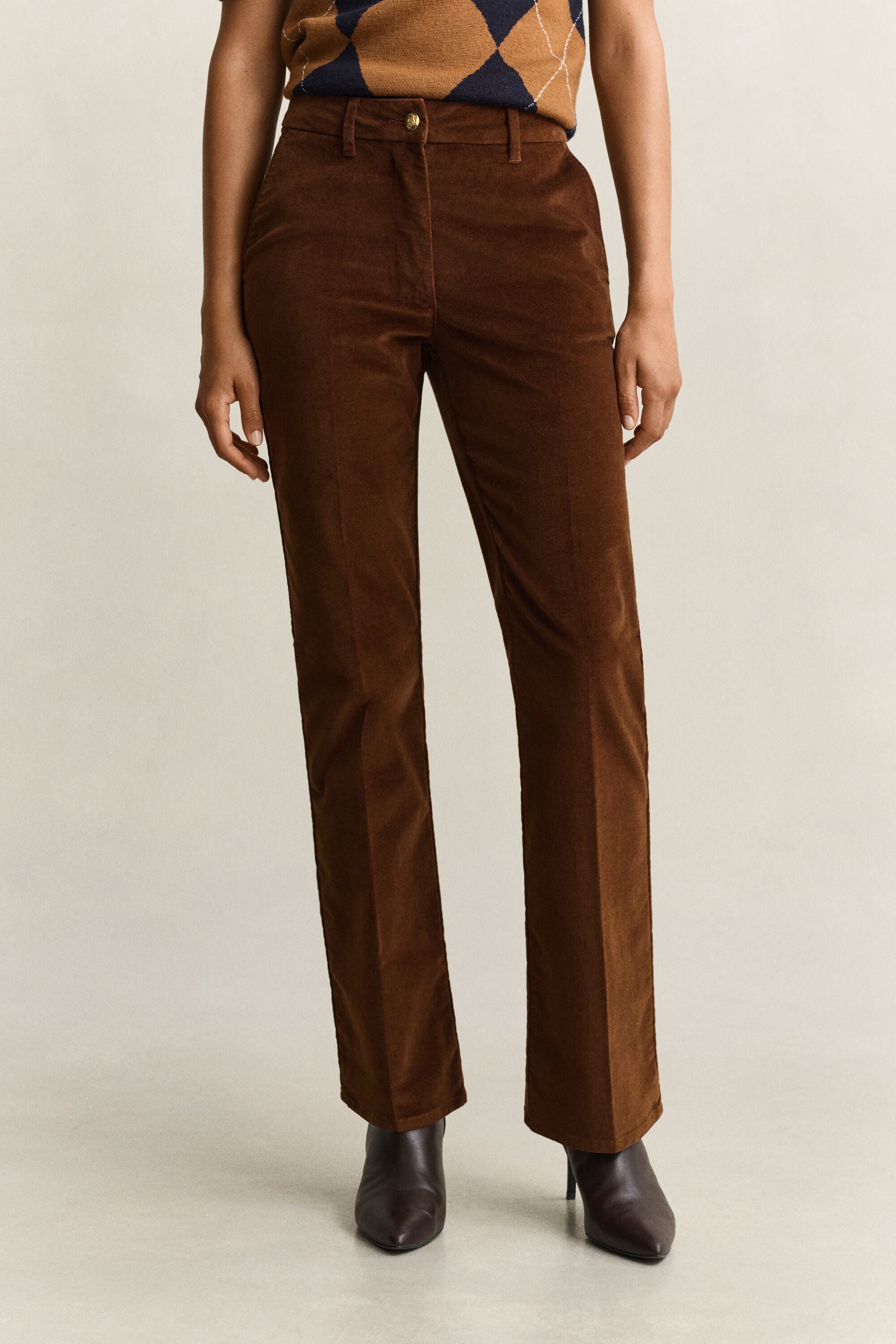 Ausgestellte Samthose