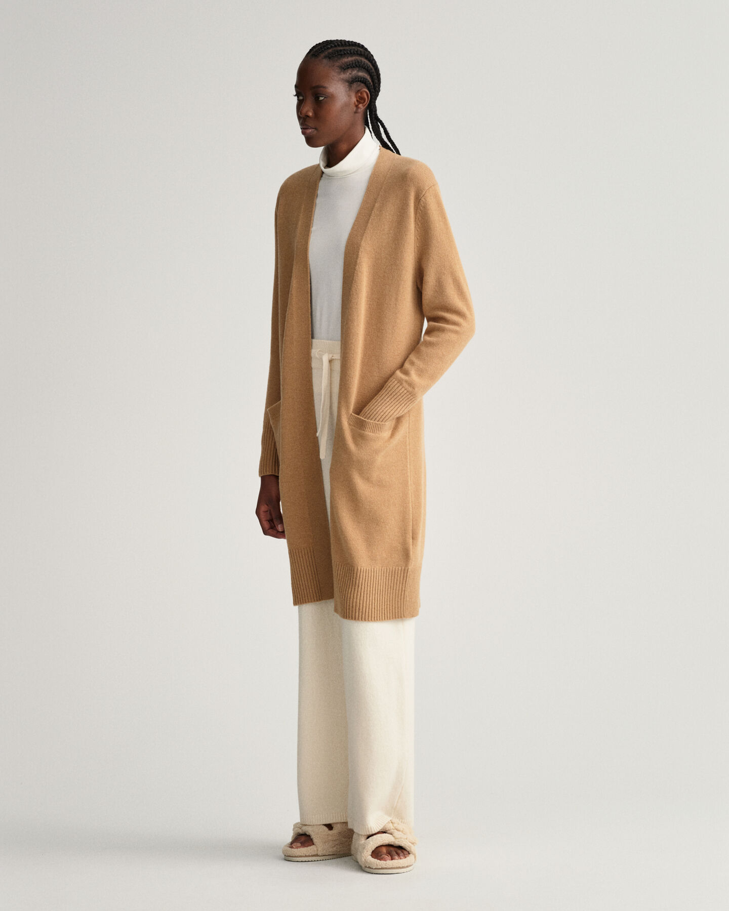 Lange Wollstrickjacke