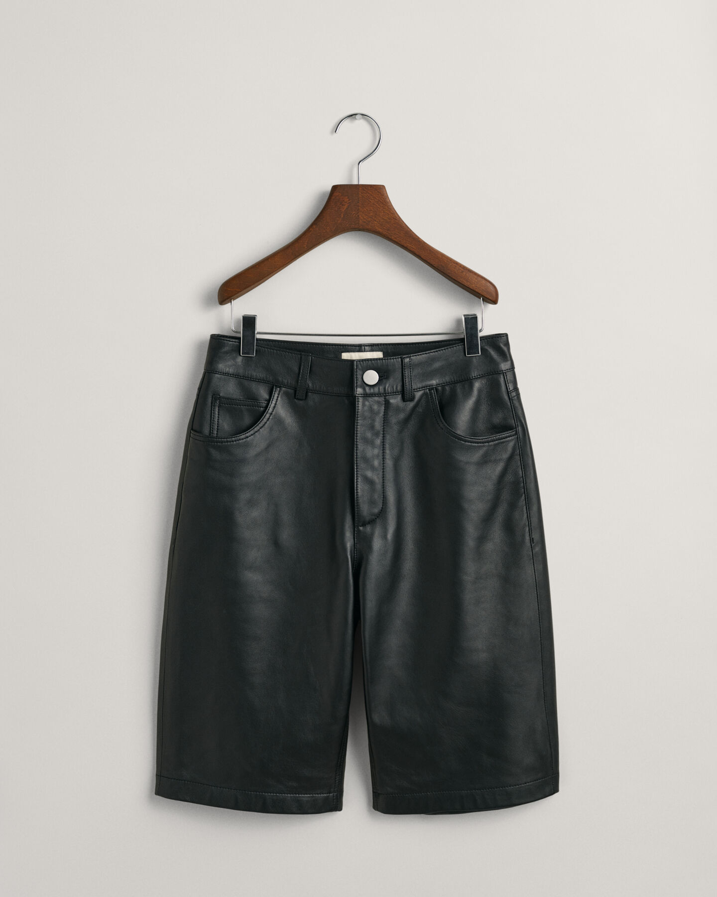 Leder Shorts mit geradem Bein