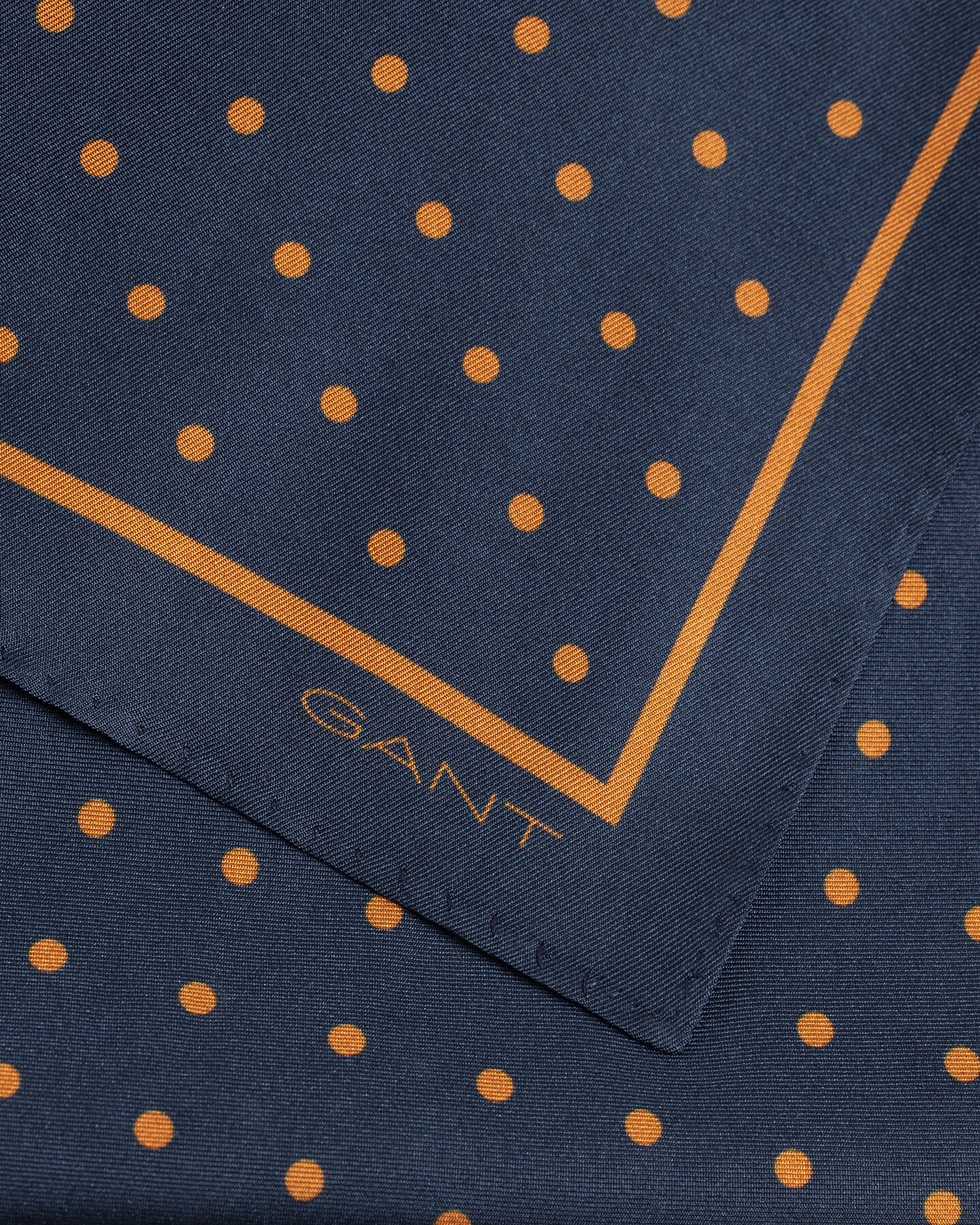 Einstecktuch mit Punktmuster