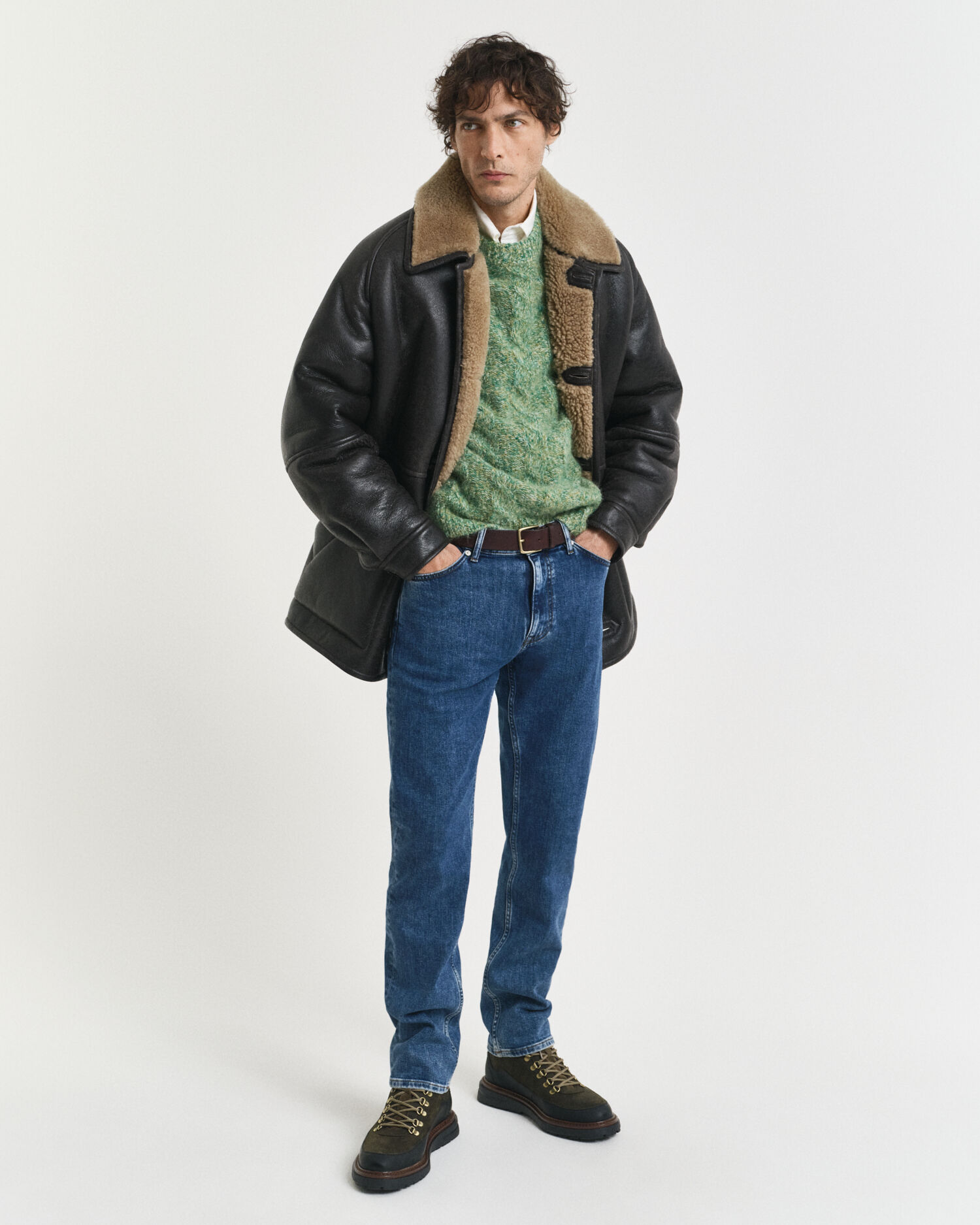 Regular Fit Clean Wash Jeans