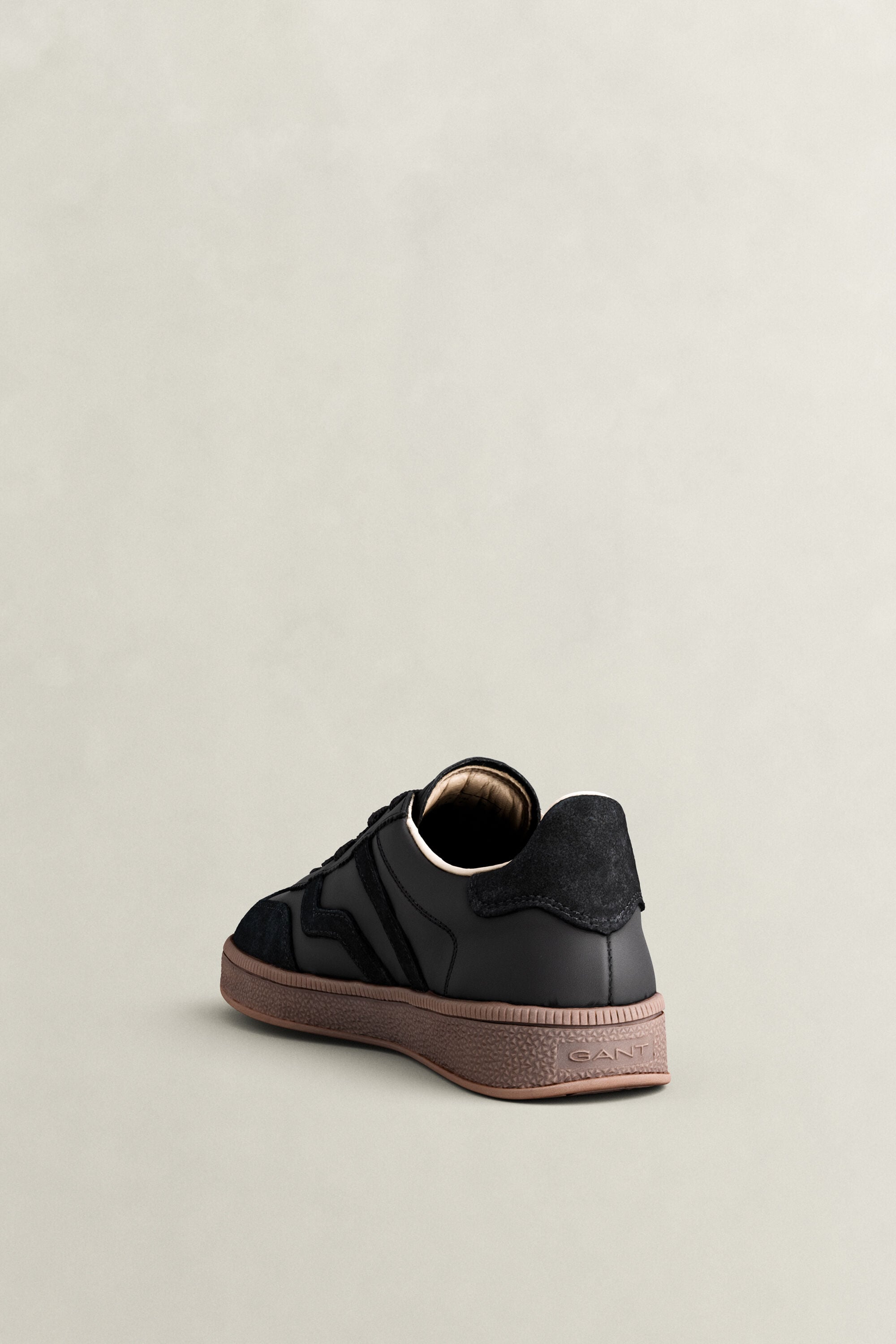 Cuzima Sneaker aus Veloursleder